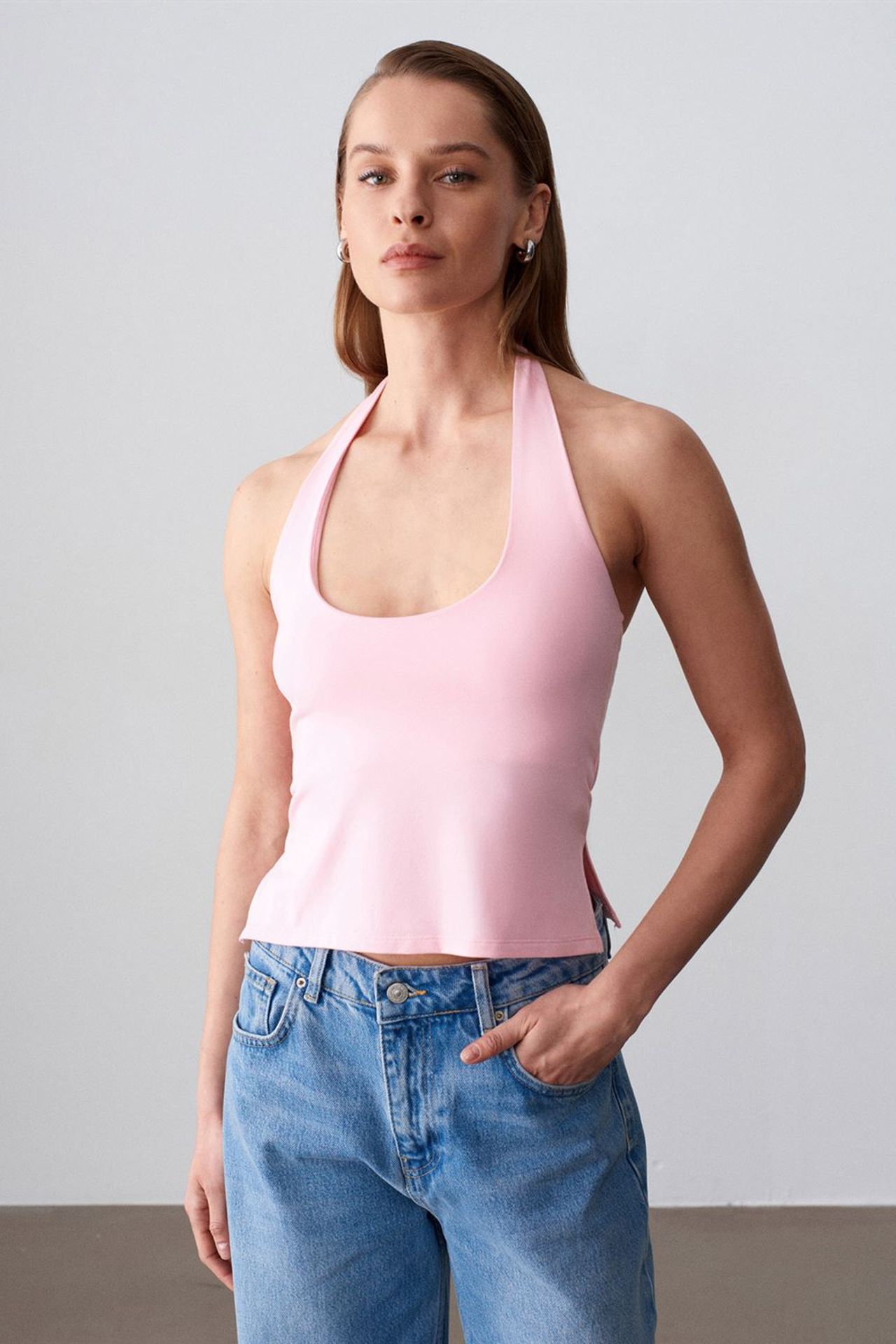 DILVIN Halterneck Cut-Out Slim Fit Blouse 3