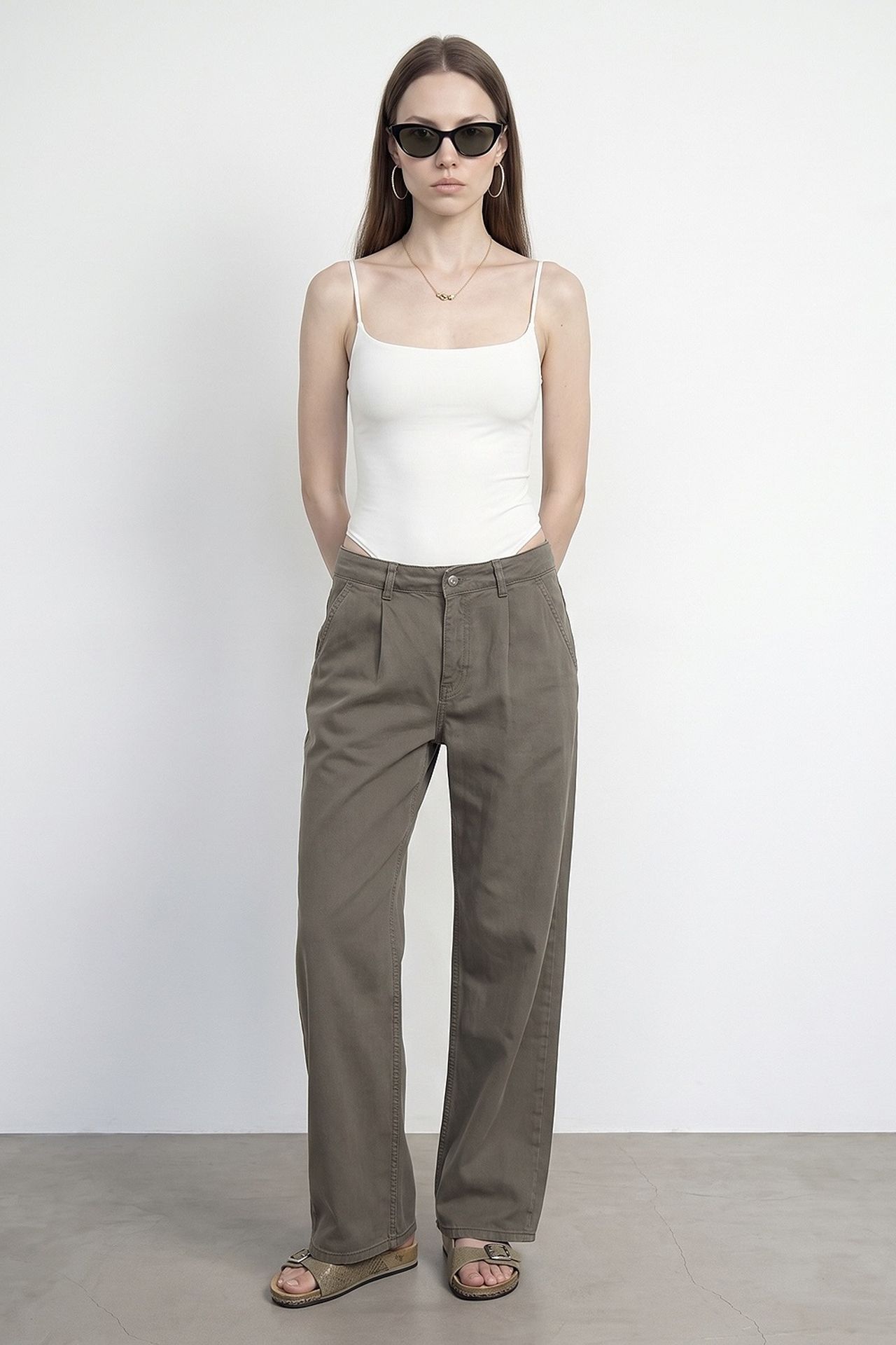 DILVIN Sleeveless Square-neck Nylon Bodysuit