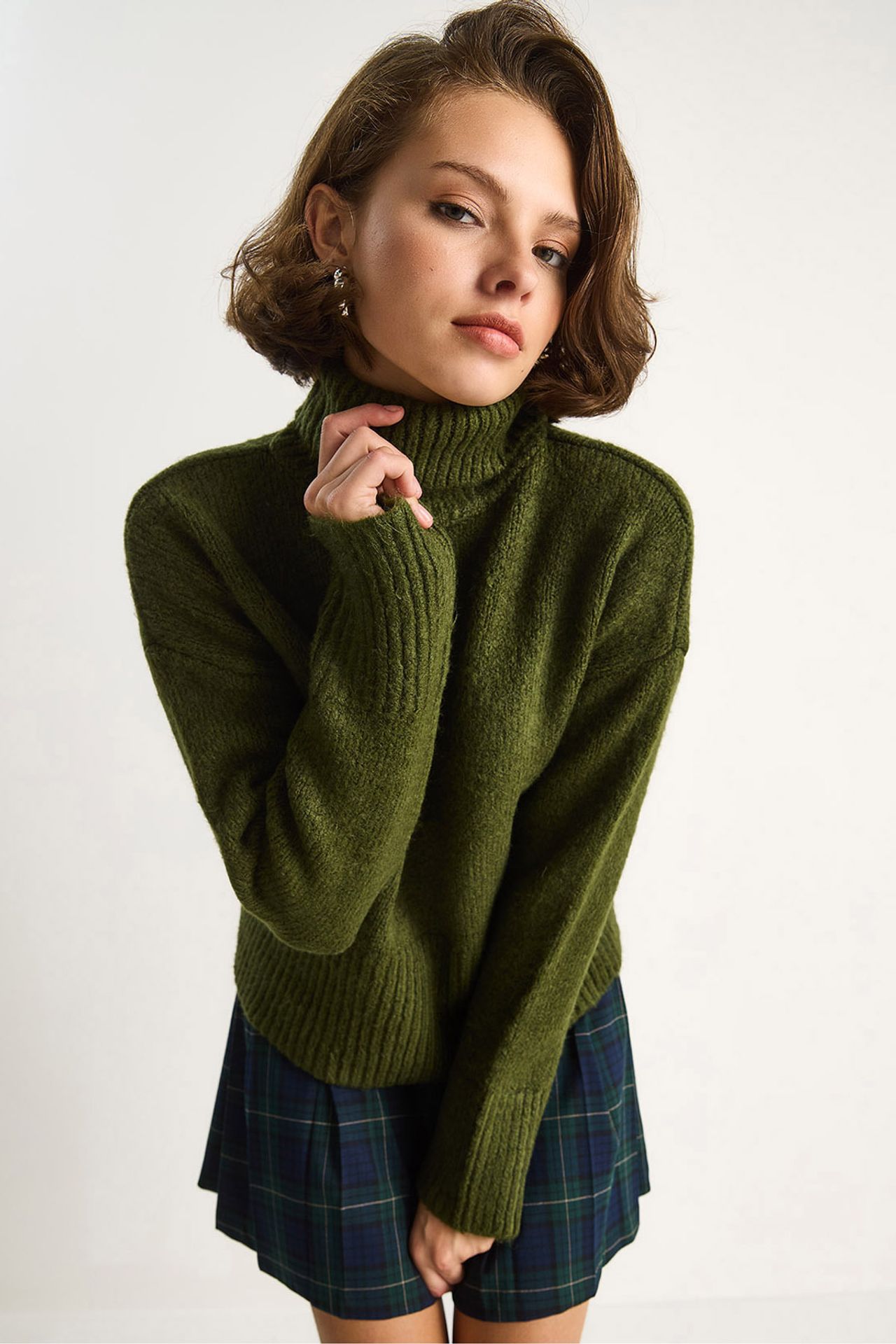 LUCCI Oversized Knit Turtleneck Sweater 1