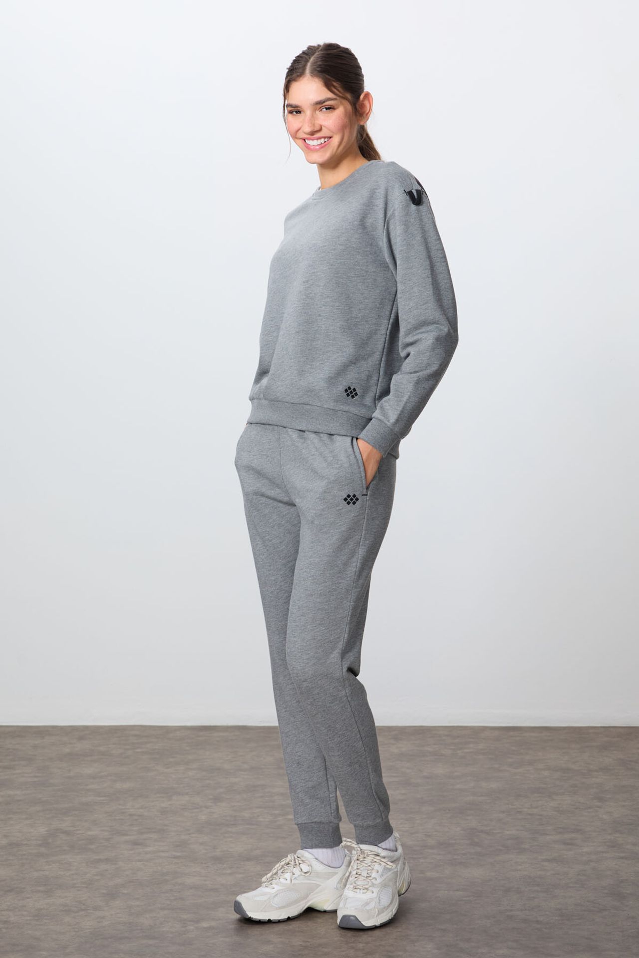 TOMMY Oversized Ribbed Sweatshirt And Pants Set 4