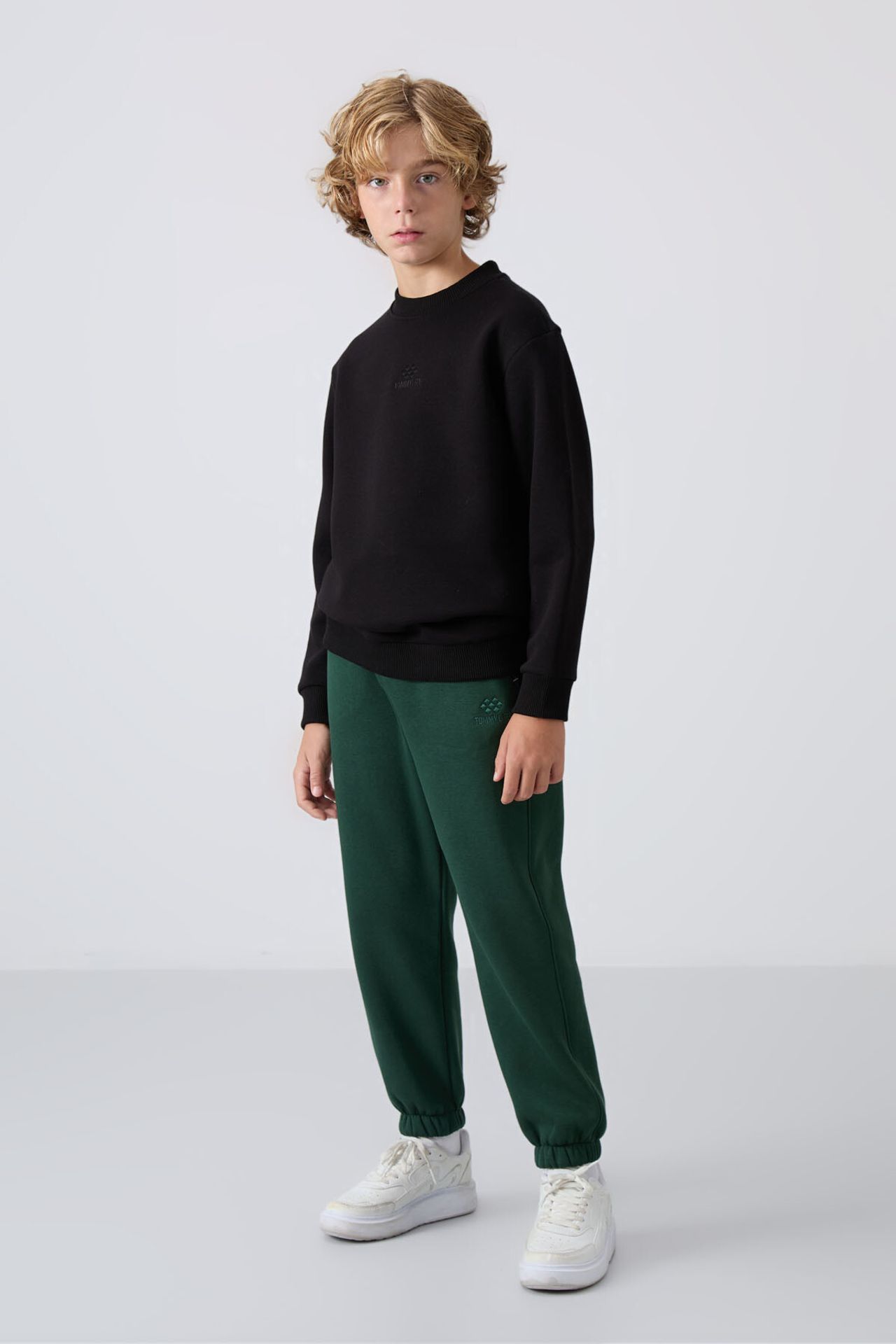 TOMMY Youth Crew Neck Embroidered Sweatshirt 3