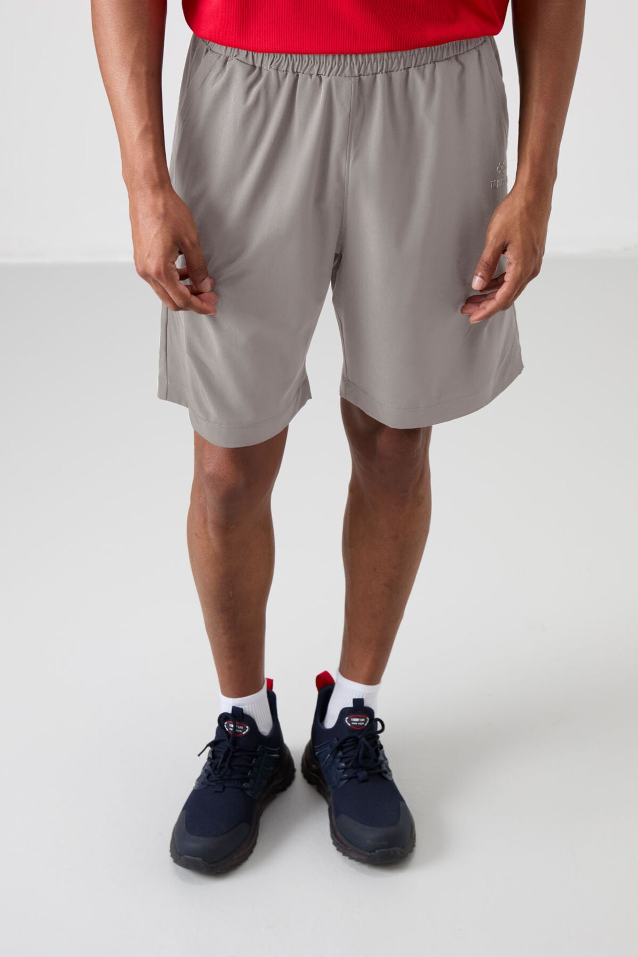 TOMMY Men's Short Woven Pull-on Shorts 2