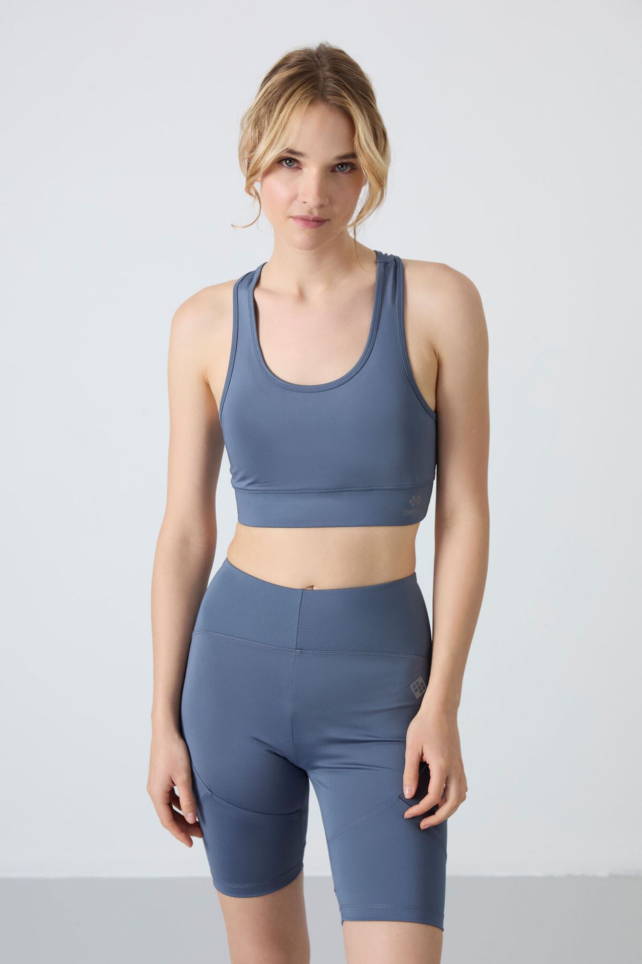TOMMY Sleeveless Cropped Fitted Sports Top 5