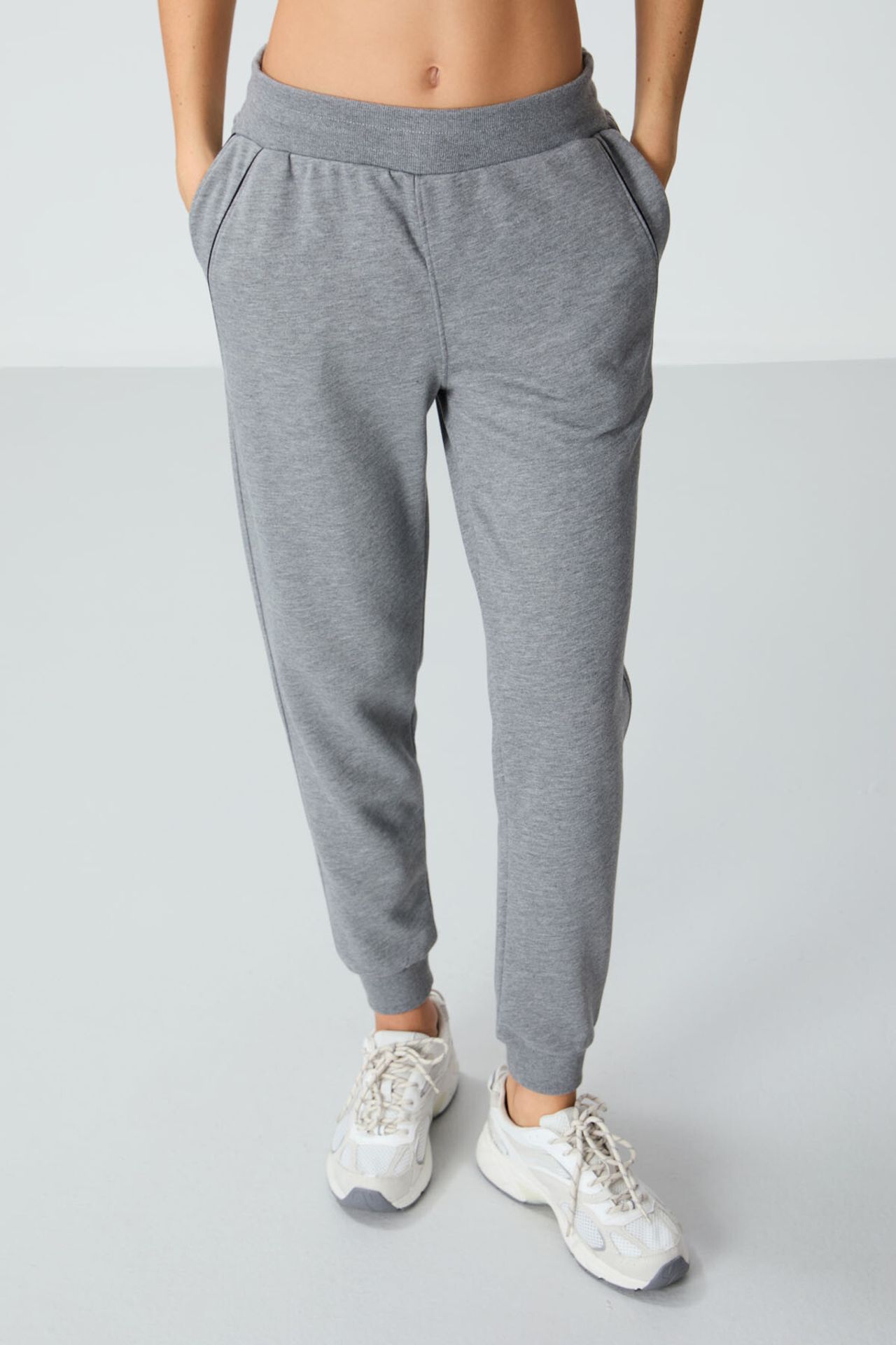 TOMMY Women's Cotton-blend Jogger Sweatpants 4