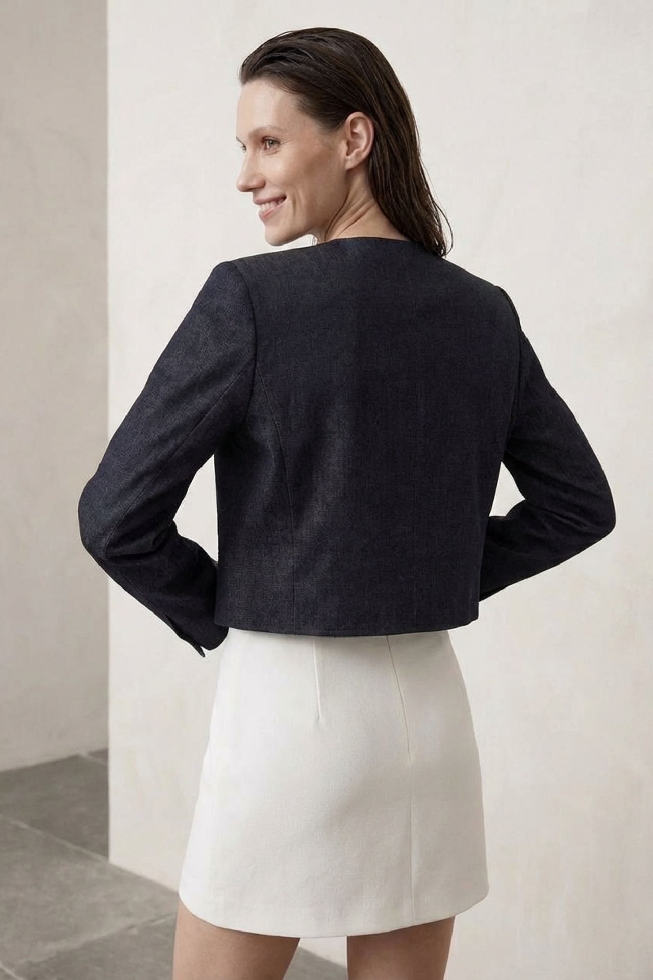 MY FASHION Tailored Button Closure Short Jacket 6
