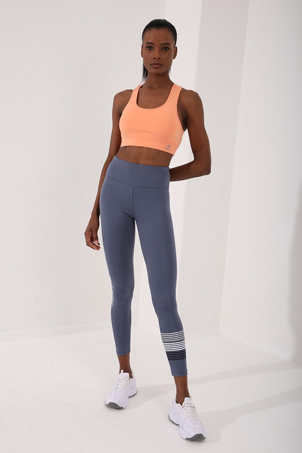 TOMMY Sleeveless Cropped Fitted Sports Top 2