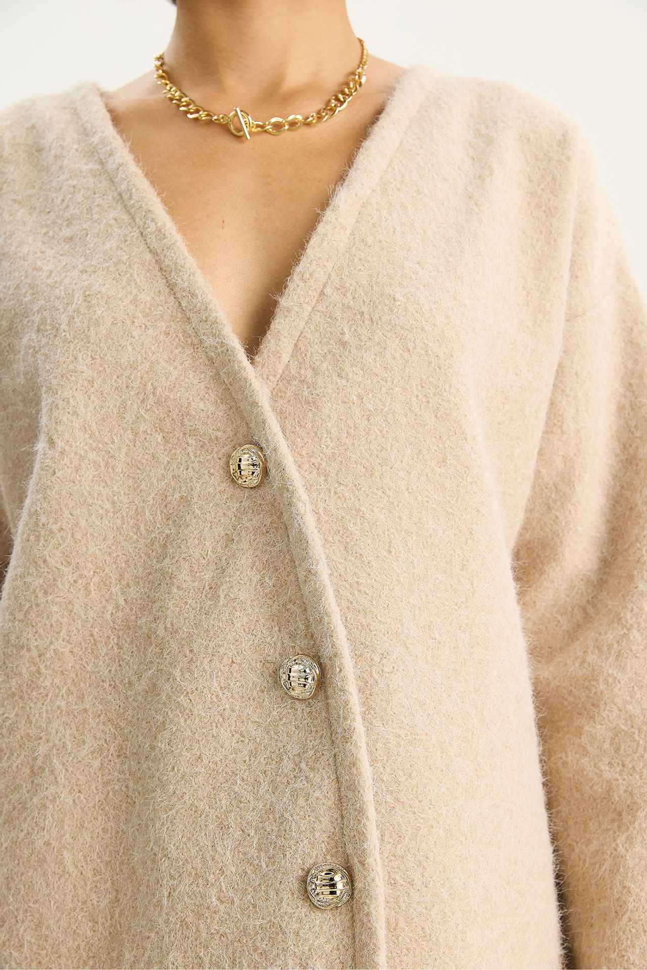 LUCCI Textured V-neck Button Cardigan 5