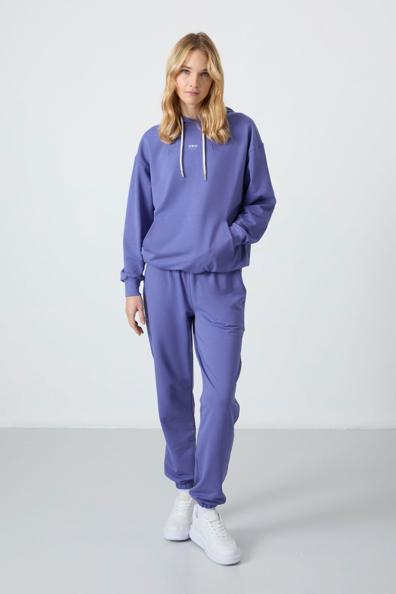 TOMMY Oversized Hooded Sweatshirt And Pants Set 1