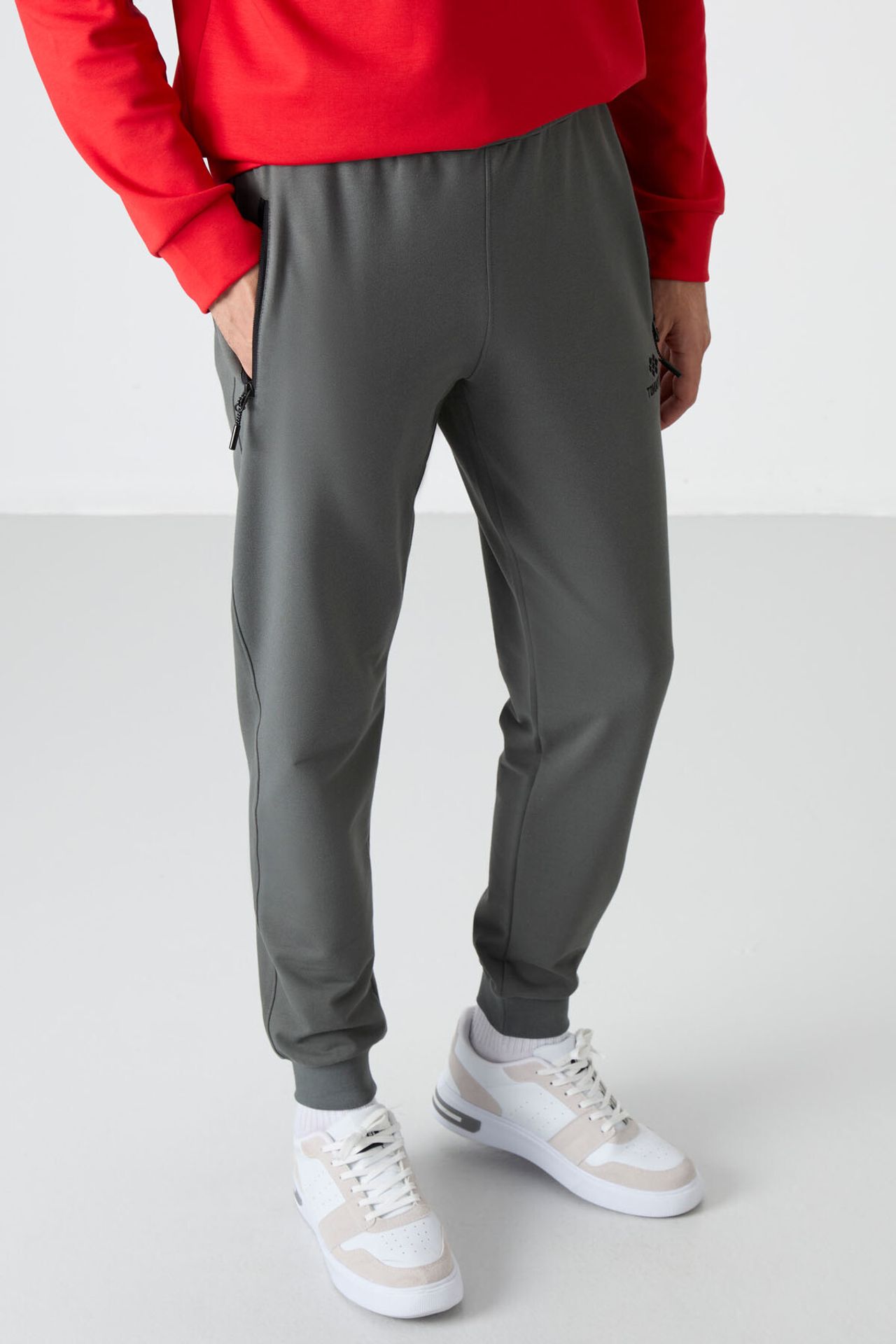 TOMMY Men's Solid Pull-on Sweatpants With Zip Pocket 4