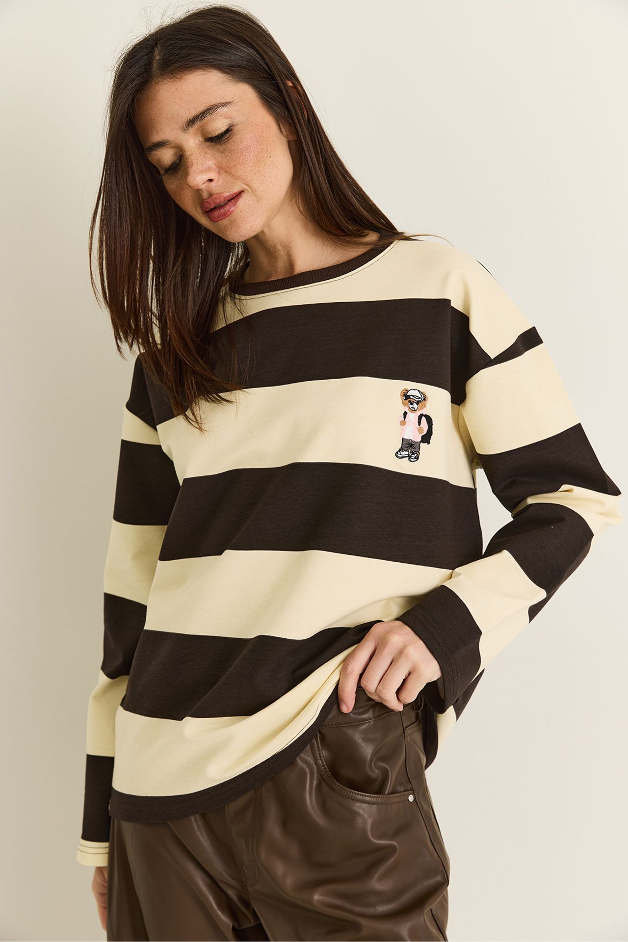 LUCCI Women's Sweatshirt 3