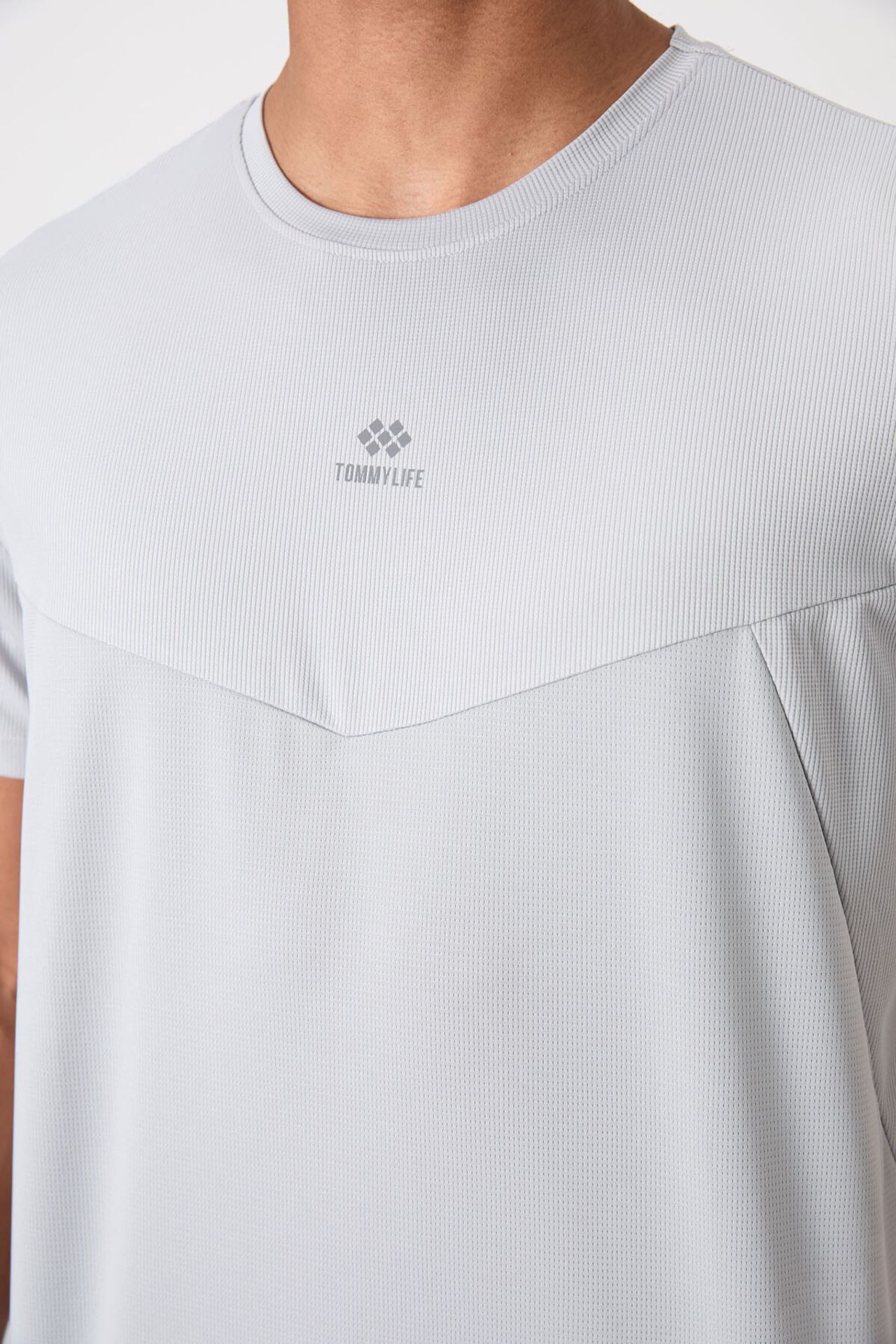 TOMMY Men's Solid Crew Neck T-Shirt 5