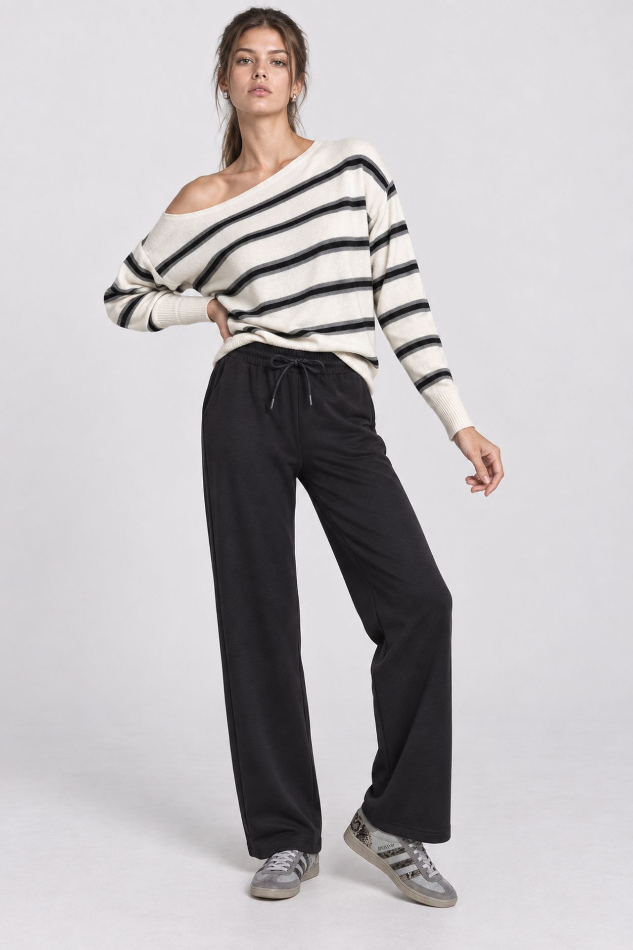 ISTANBUL Wide Leg Drawstring Waist Sweatpants 2