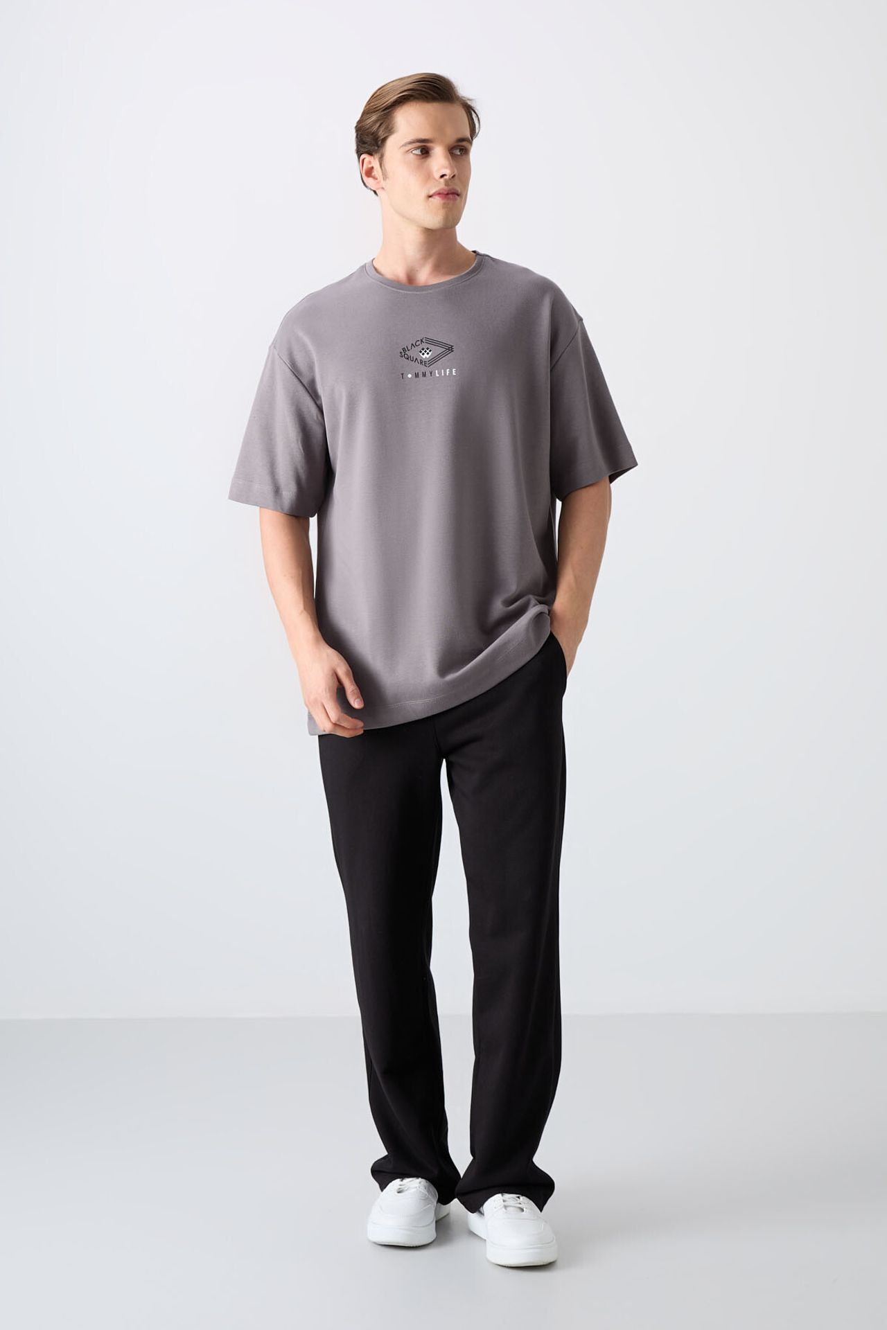 TOMMY Oversized Cotton-Blend Logo T-Shirt 2