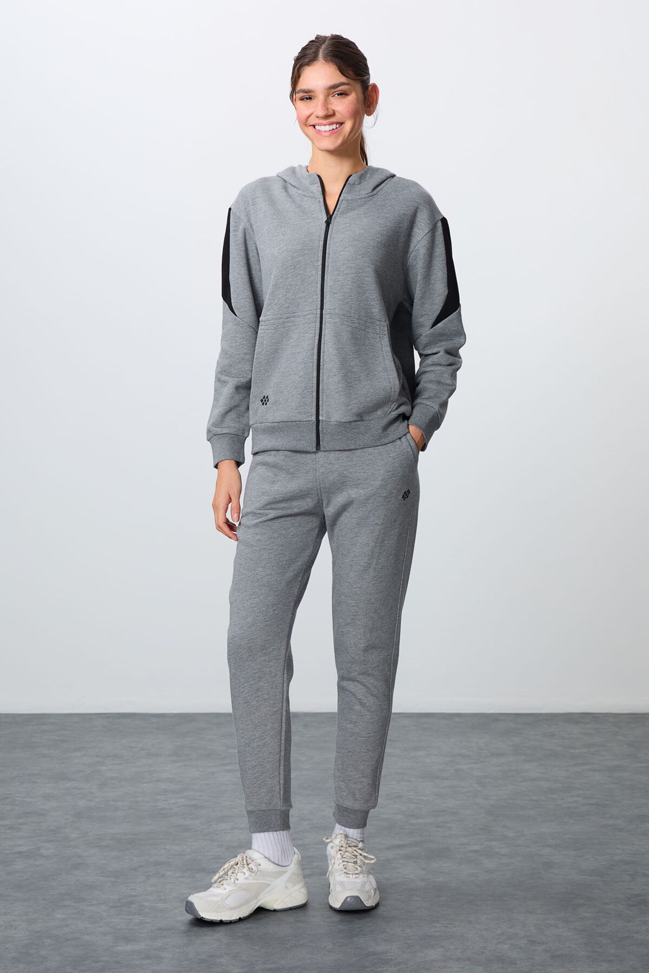 TOMMY Oversized Hooded Zip Sweatshirt And Pants Set 4