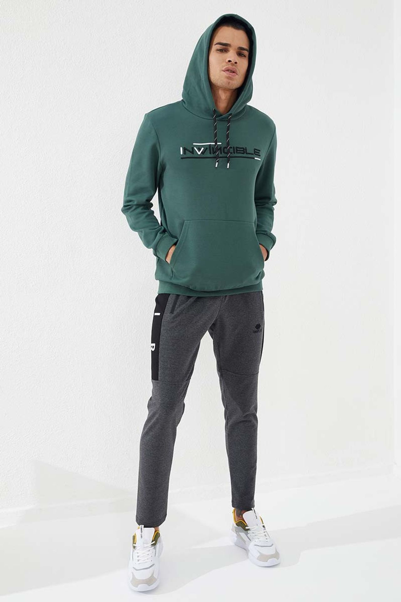 TOMMY Men's Printed Hooded Sweatshirt With Pocket 6
