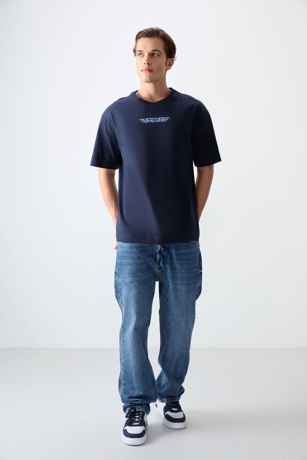 TOMMY Oversized Logo Cotton Crew Neck T-Shirt 2