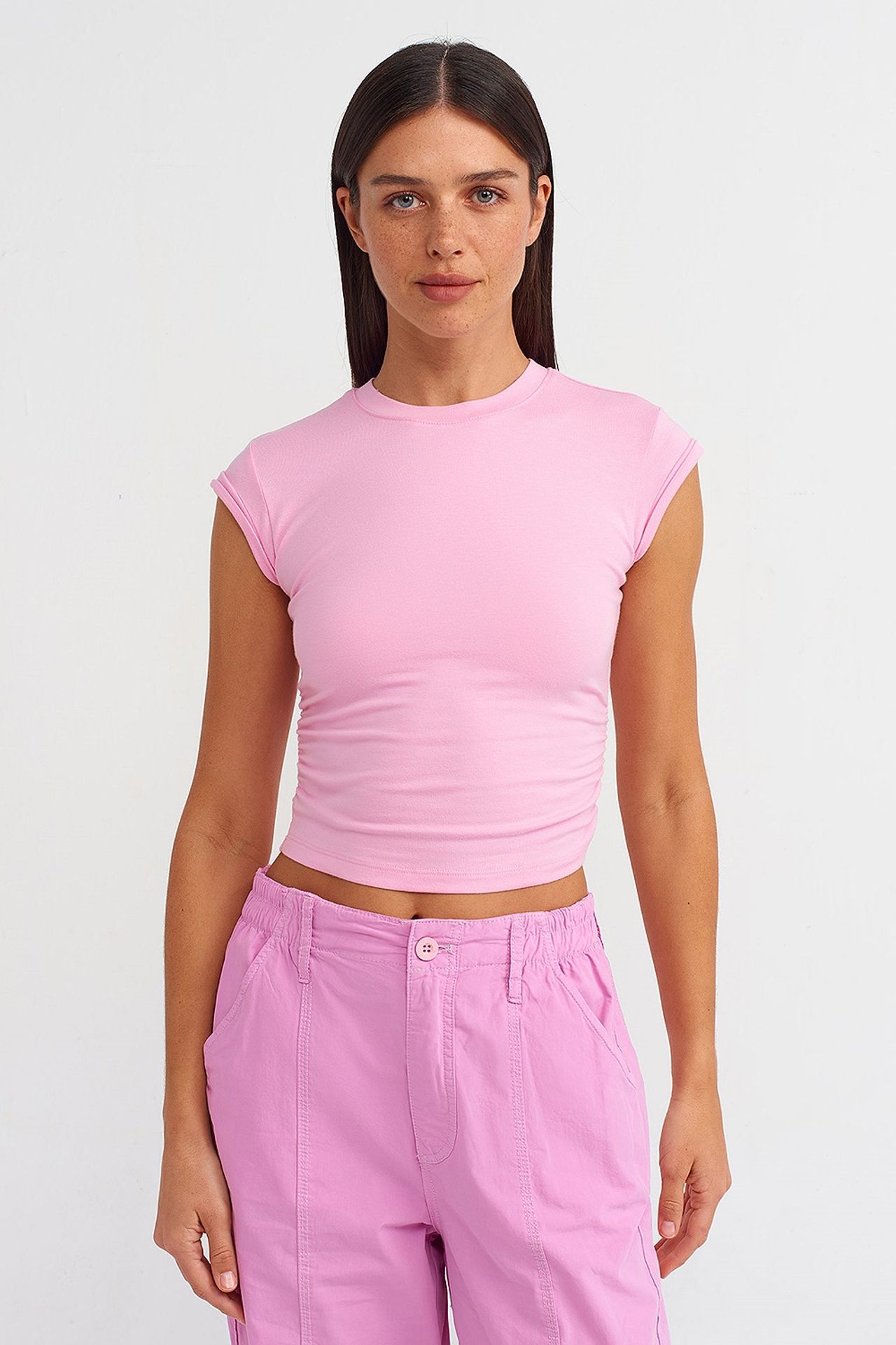 DILVIN Women's Sleeveless Crop T-shirt 1