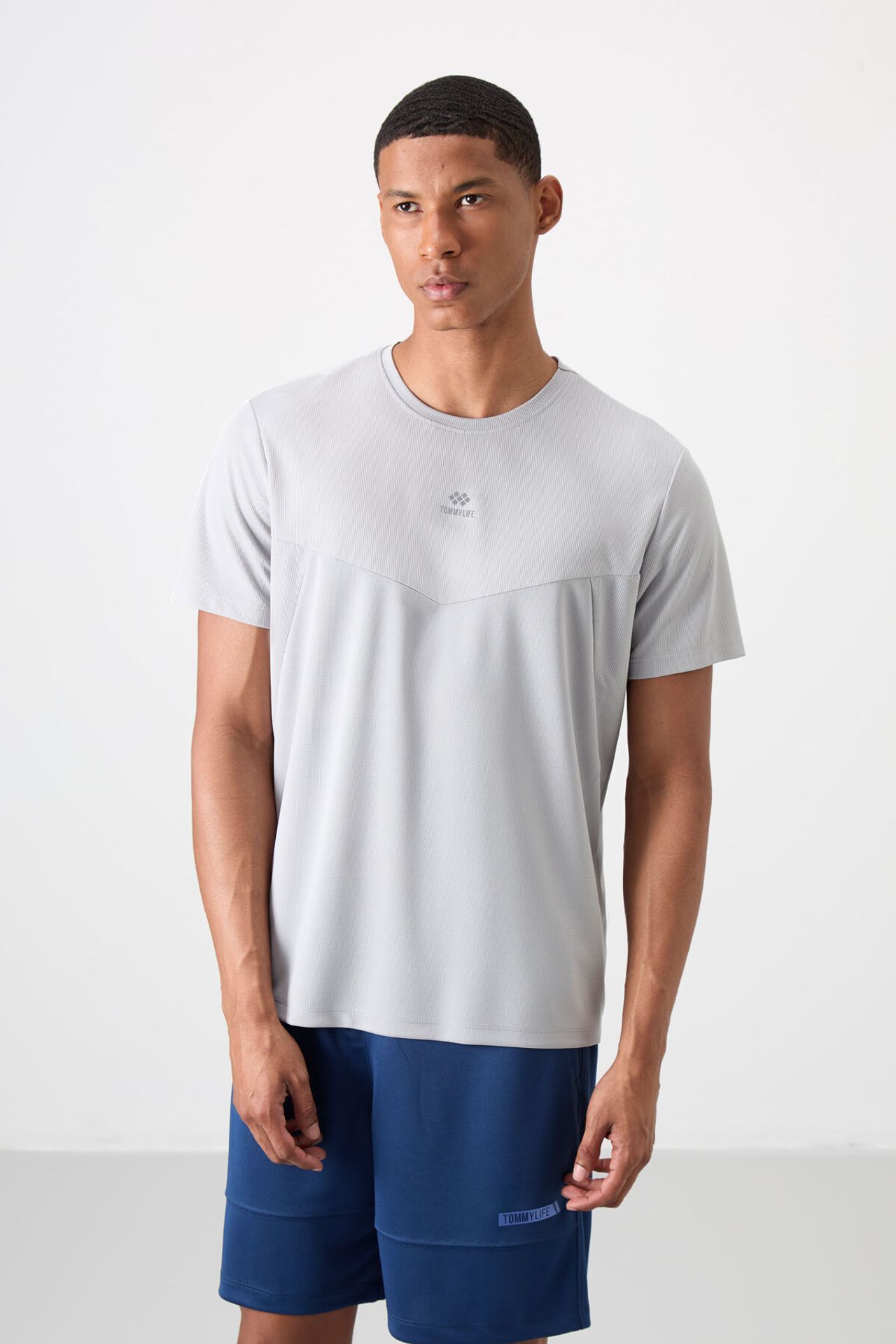 TOMMY Men's Solid Crew Neck T-Shirt 3