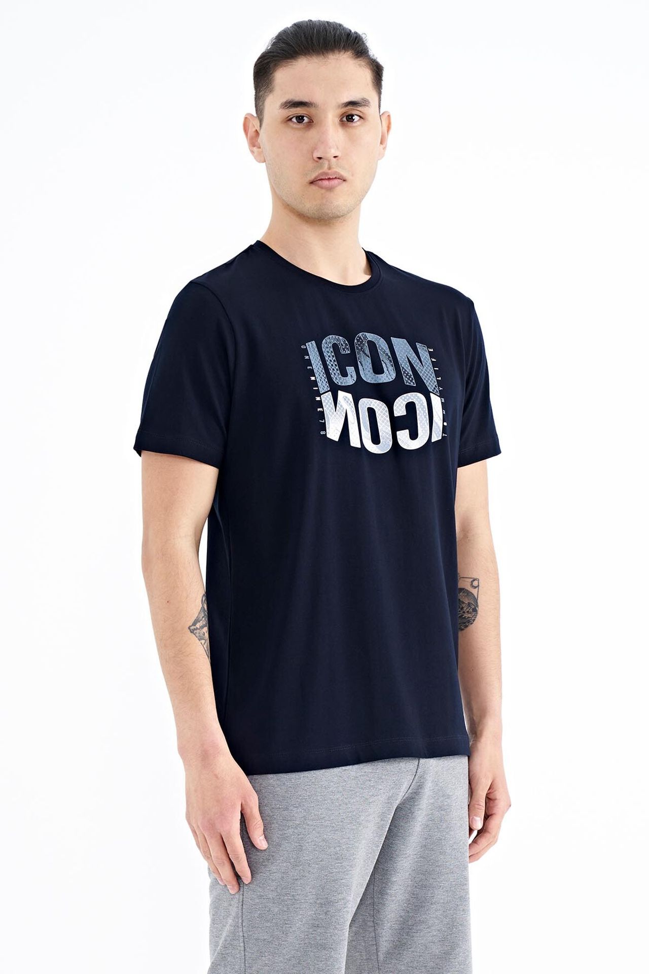 TOMMY Printed Crew Neck T-Shirt With Patch 4