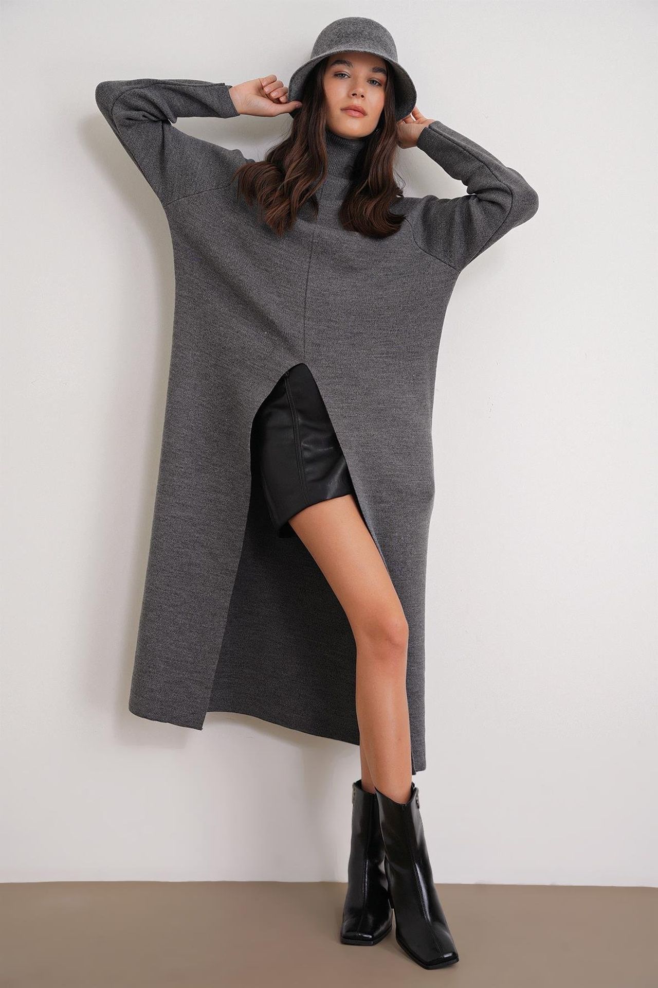 MIXRAY Turtleneck Knit Maxi Dress with Slit 4
