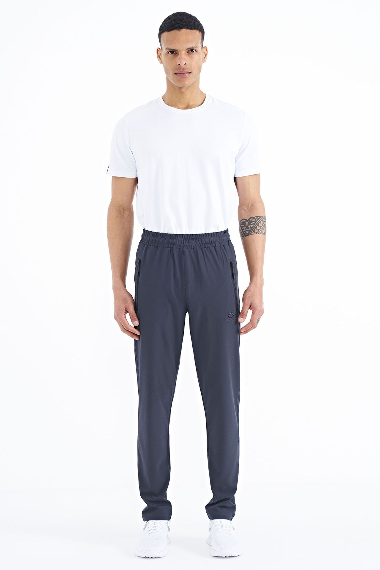 TOMMY Men's Straight-Leg Pull-On Sweatpants 2