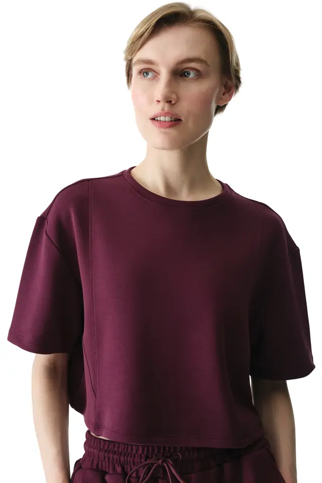 PENTI Silky Textured Seam Detailed Short-Sleeve T-Shirt