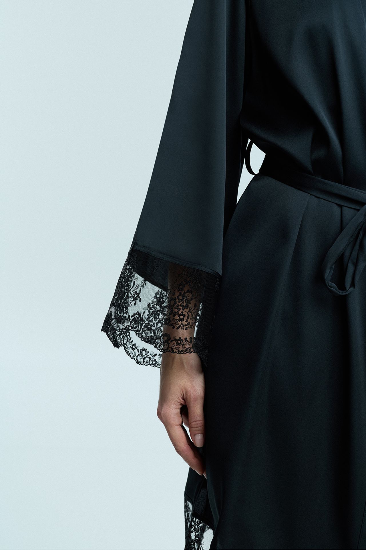 PENTI Ange Lace Long Sleeve Robe 4