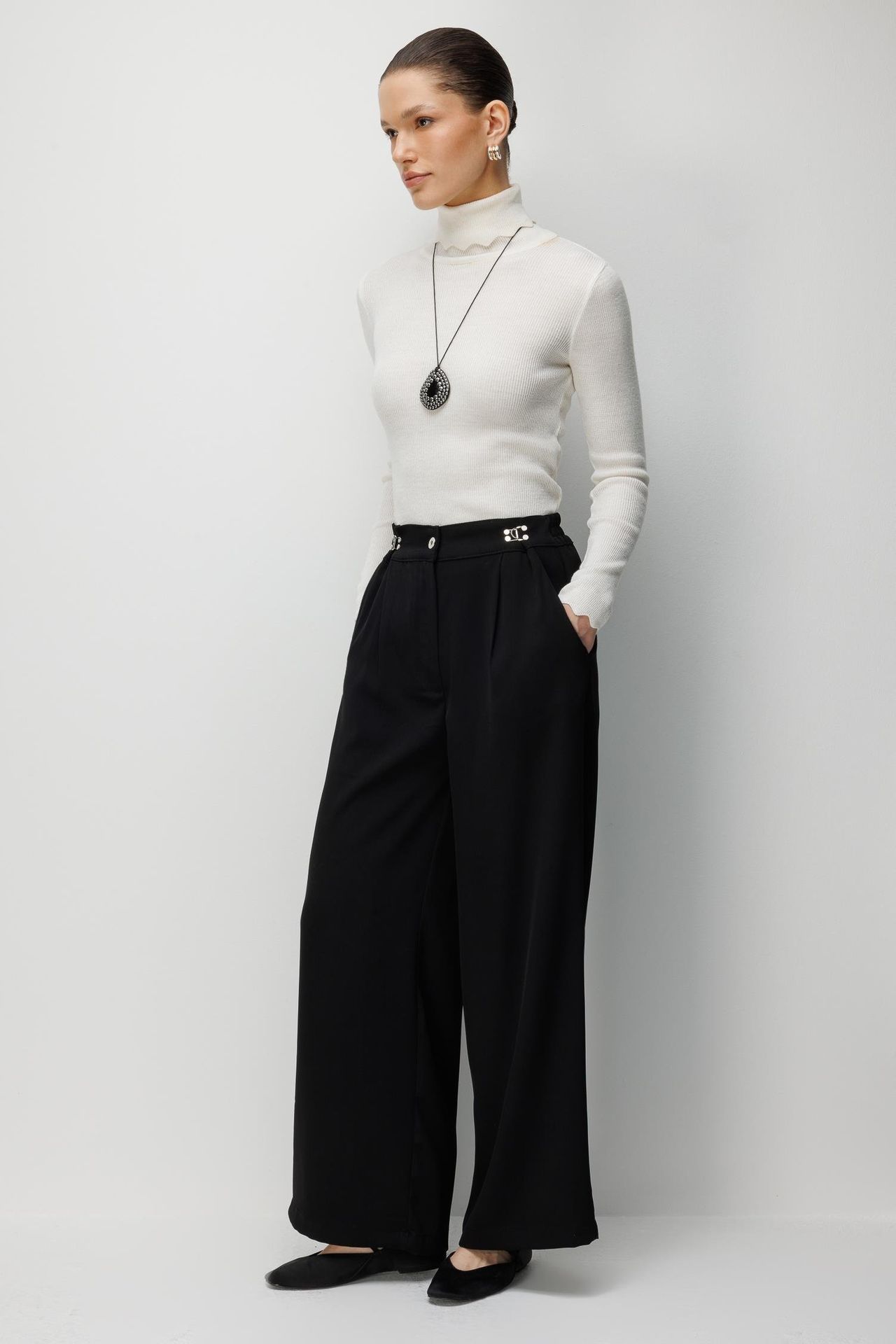 MIXRAY High Waist Wide Leg Pants with Accessory Detail 4