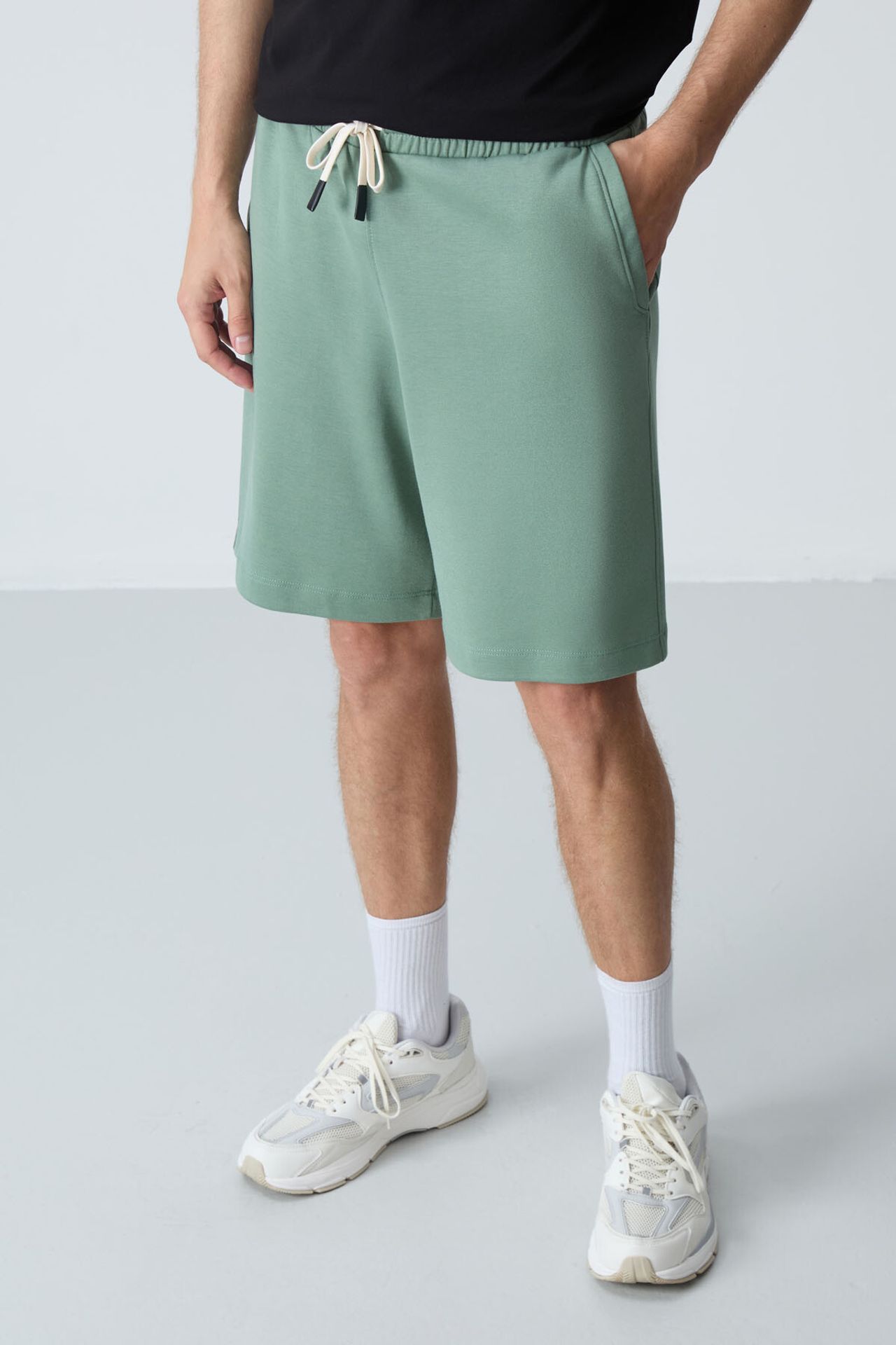 TOMMY Men's Cotton-Blend Sweat Shorts 2