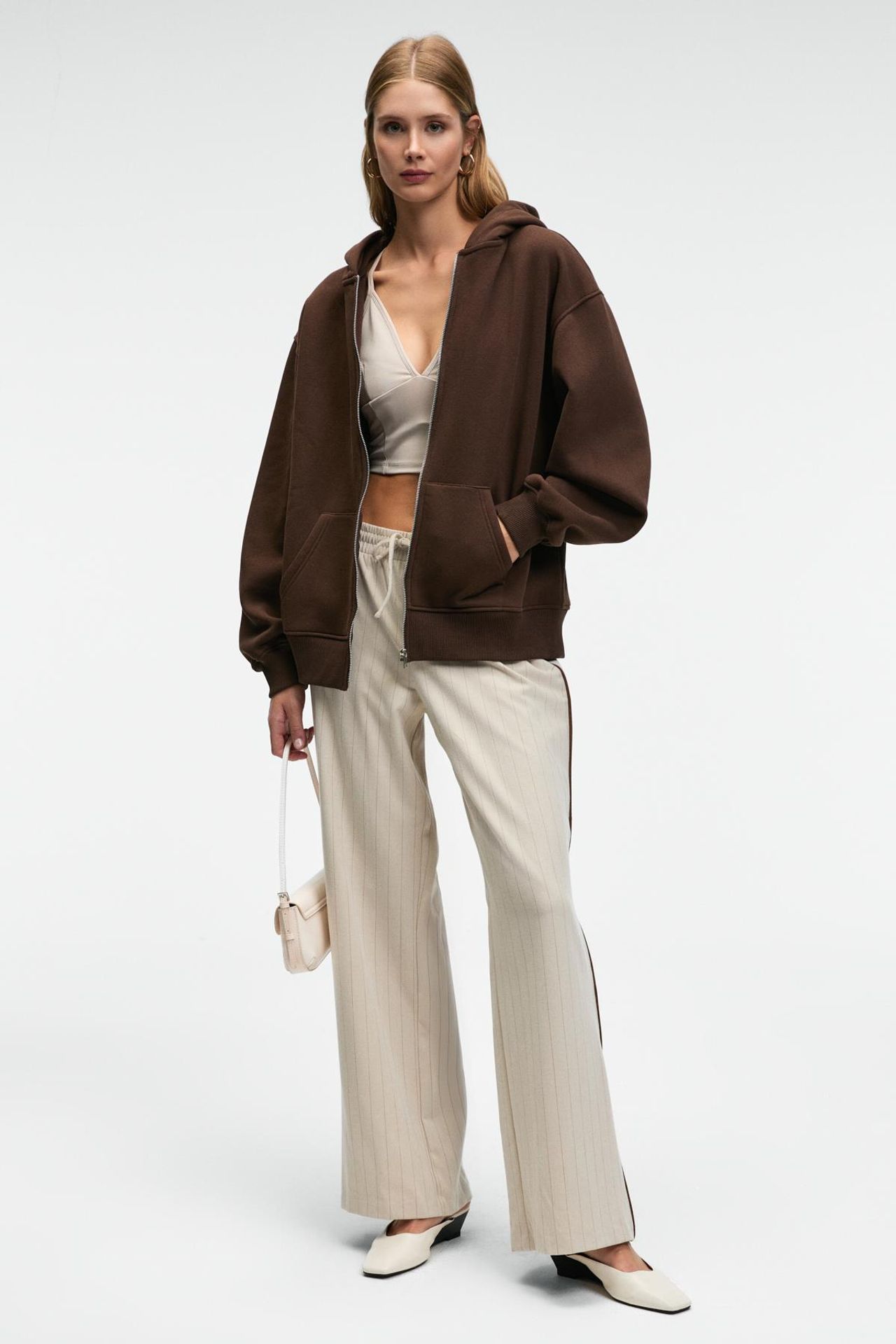 GRIMELANGE Relaxed Crew Neck Long Sleeve Sweatshirt 4