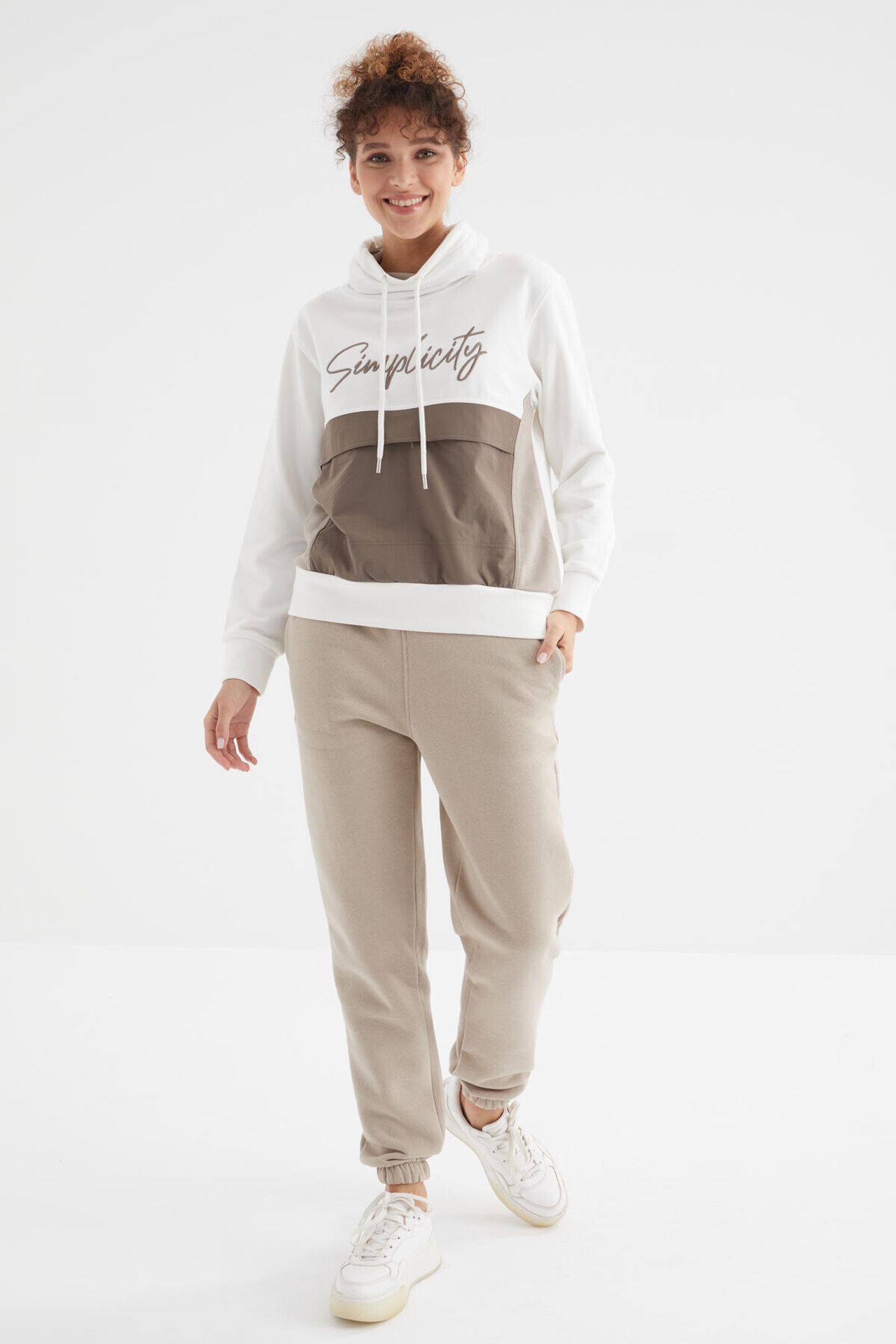 TOMMY Women's High-Waist Fleece Jogger Sweatpants 1