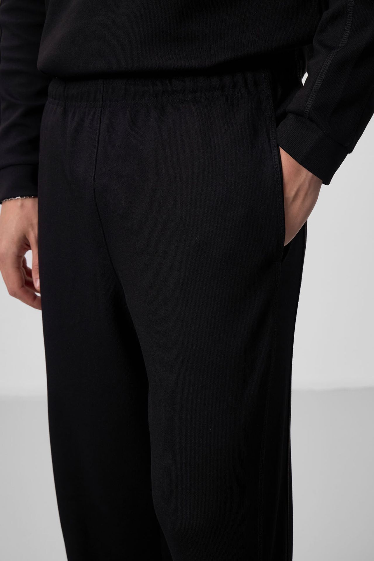 TOMMY Men's Oversized Sweatshirt And Pants Set 6