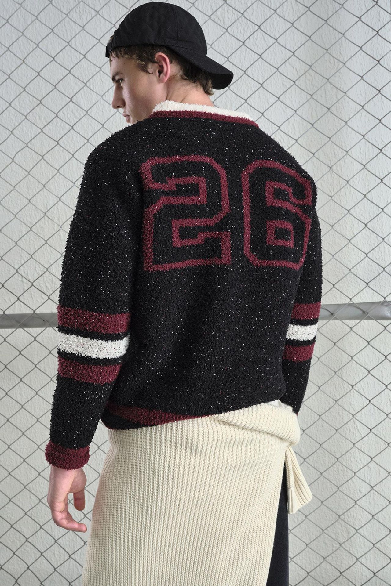 GIESTO Oversized V-Neck Plush Sweater 4