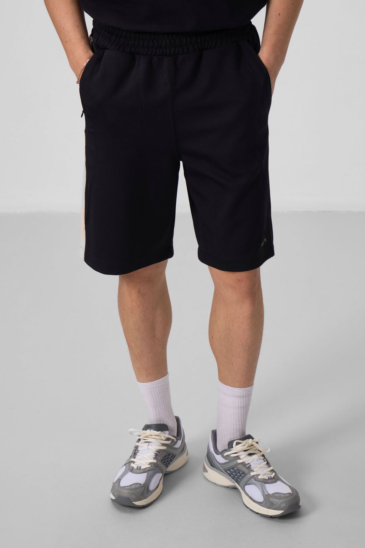 TOMMY Oversized Cotton-Blend Knit Shorts 2