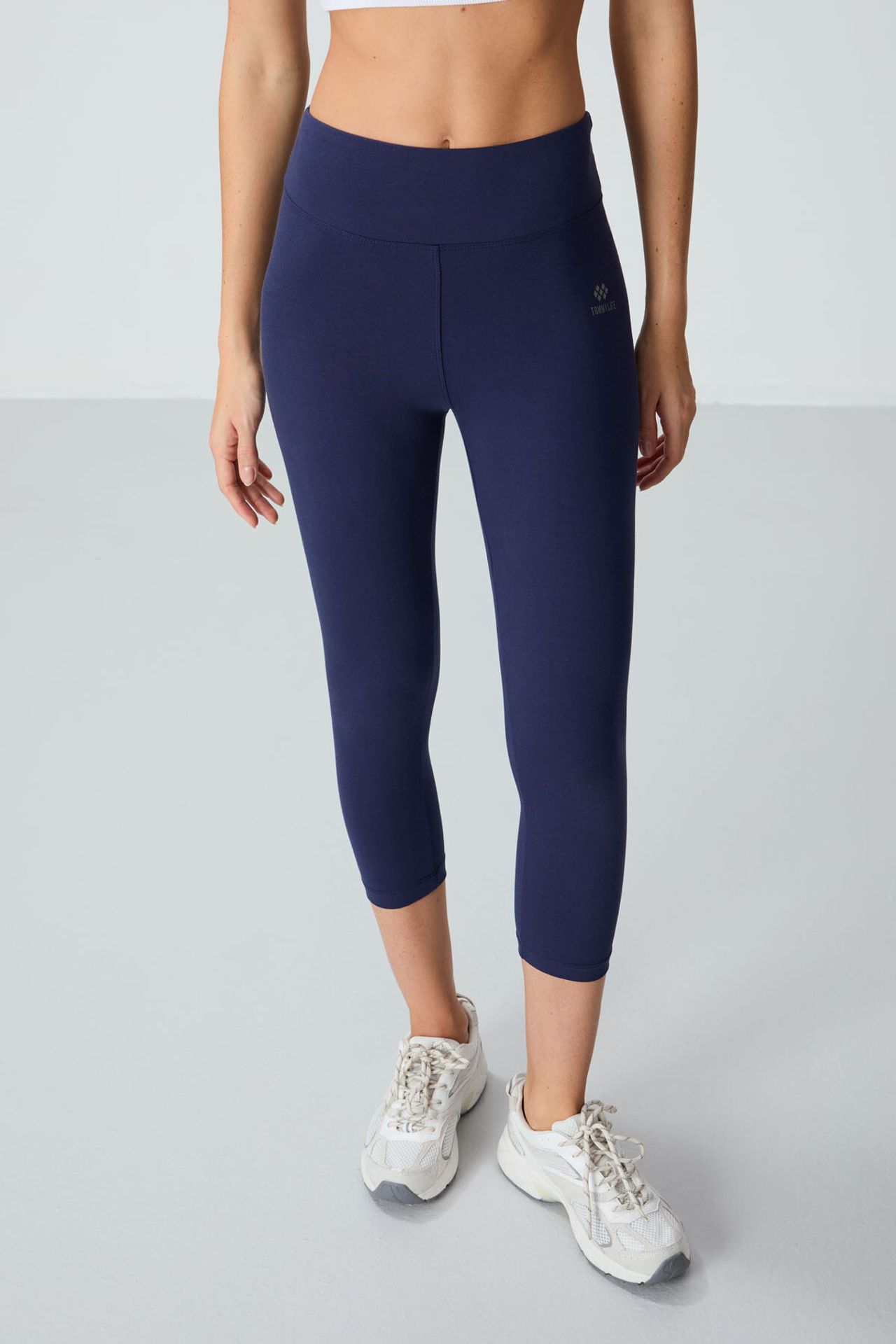 TOMMY High-Waist Capri Leggings 2
