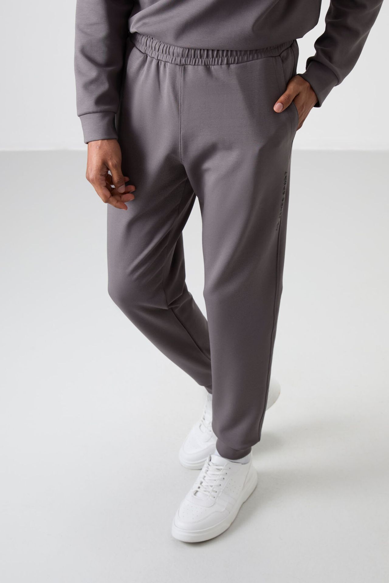 TOMMY Printed Fleece Sweatshirt And Pants Set 6
