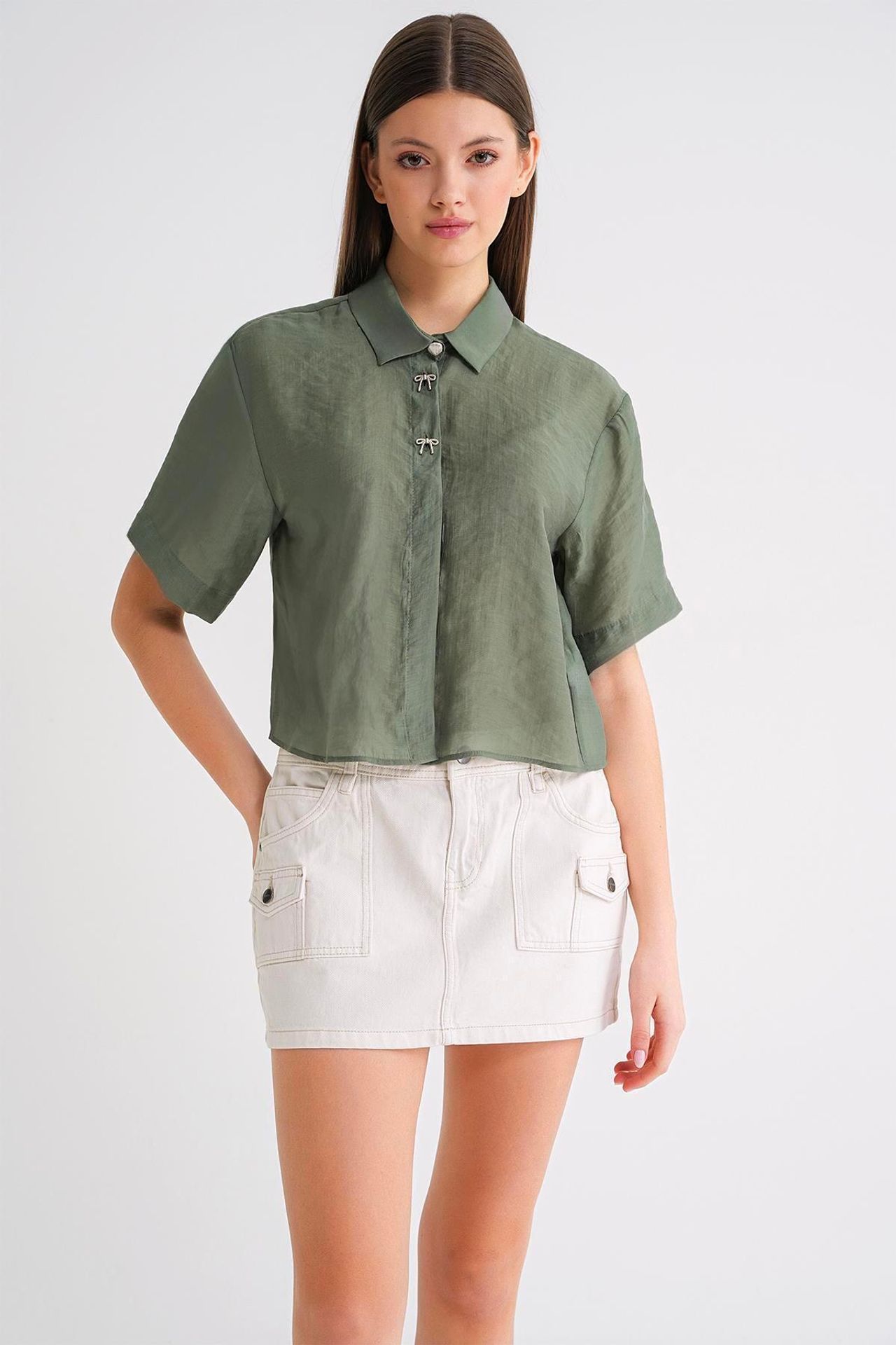 Mixray Short Sleeve Crop Shirt with Stone Accessories 2