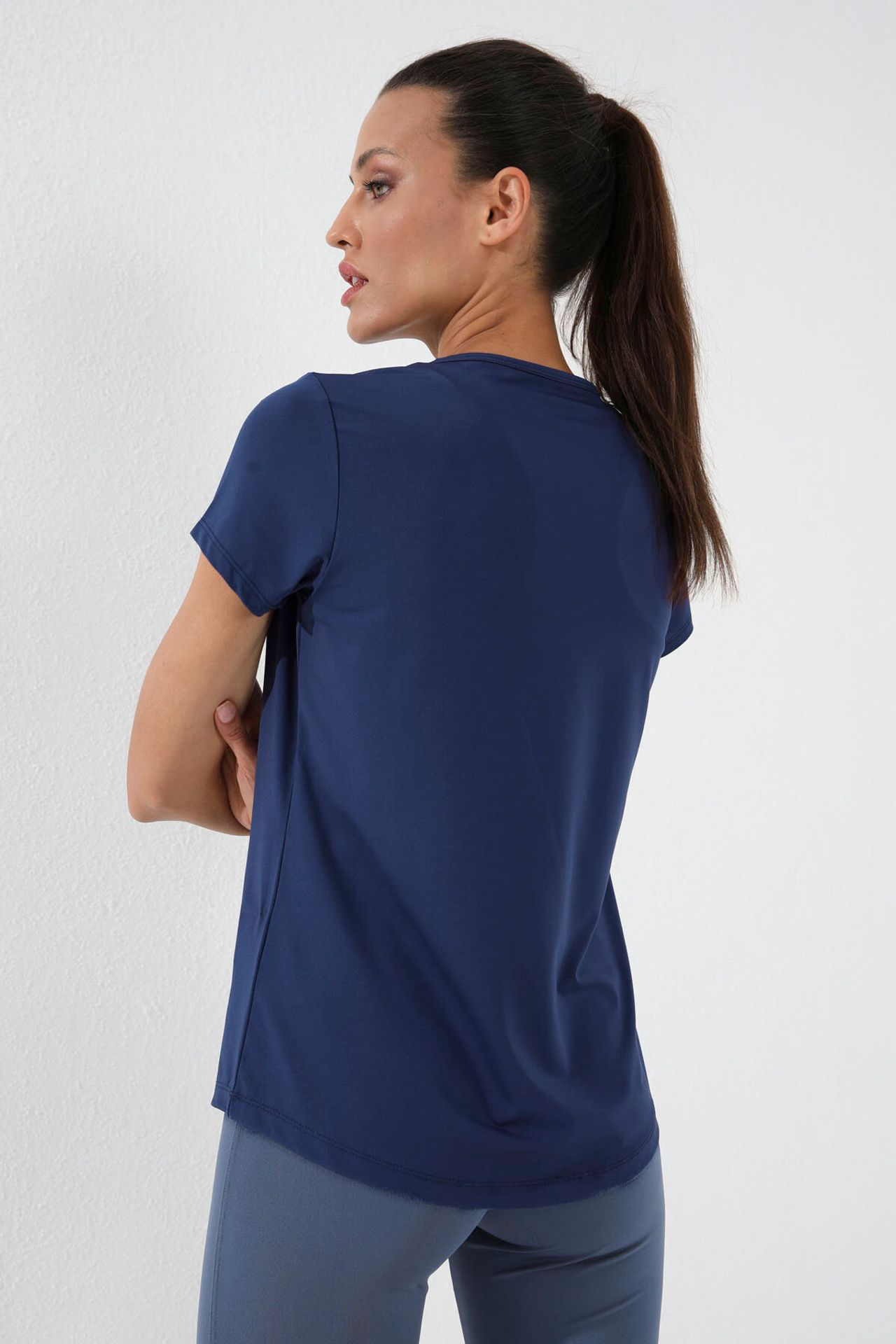 TOMMY Women's Solid Short-Sleeve Crew Neck T-Shirt 4