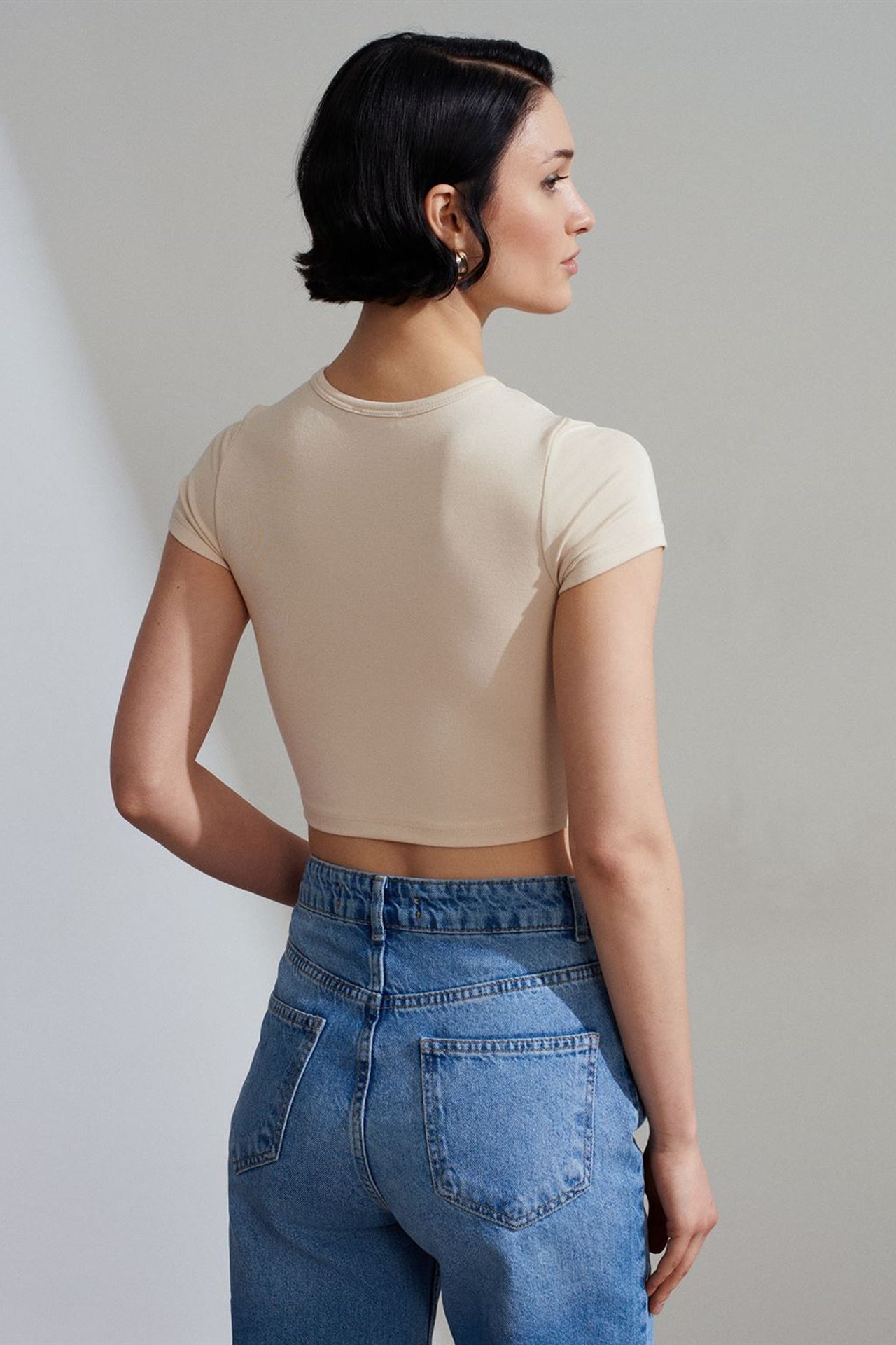 DILVIN Kadın Crop Slim Fit Bisiklet Yaka Tişört 3