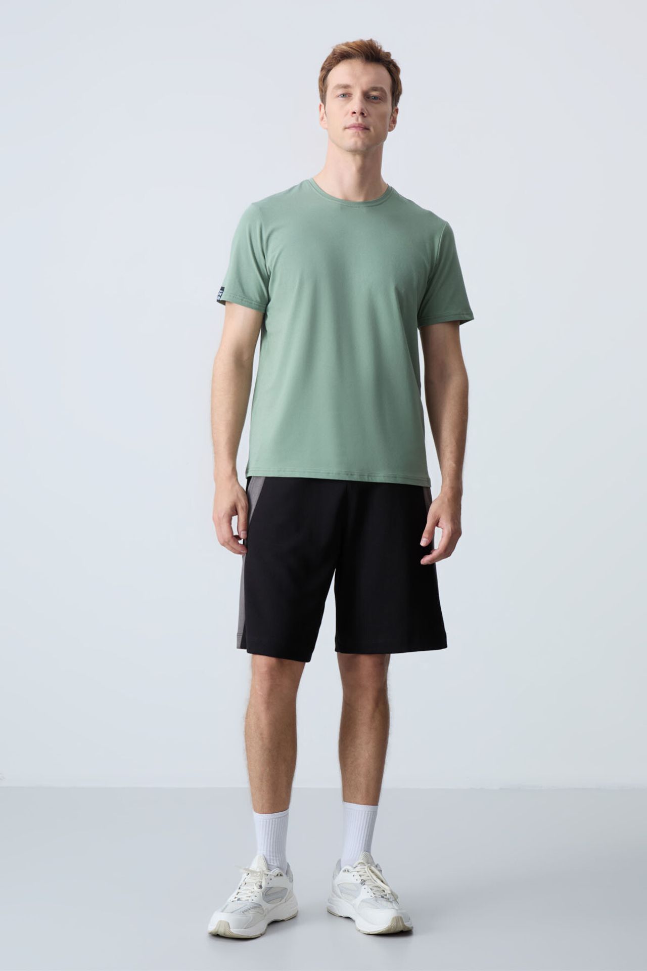TOMMY Men's Cotton Blend Sweat Shorts 1