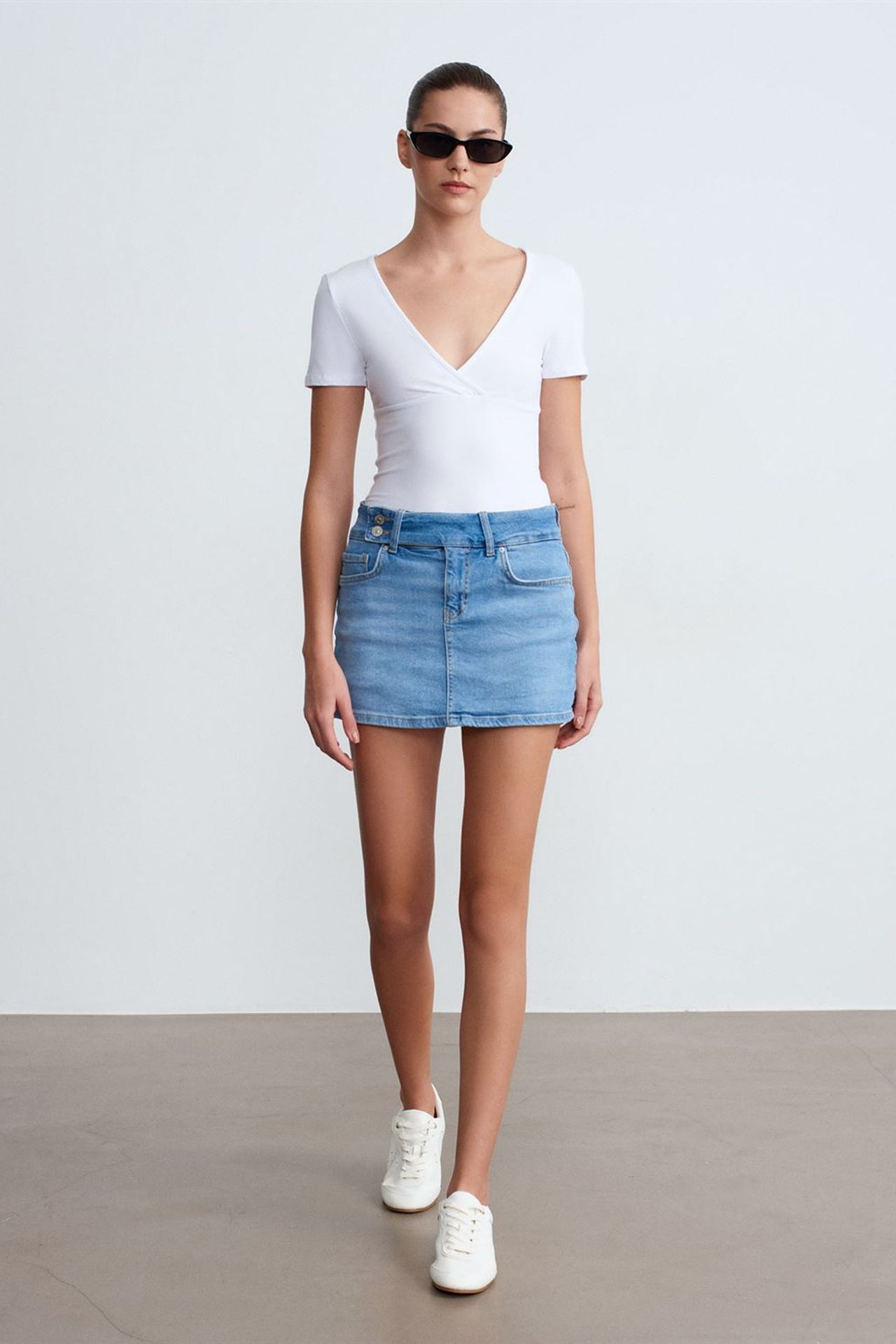 DILVIN High-Waist Denim Mini Skirt With Belt 1