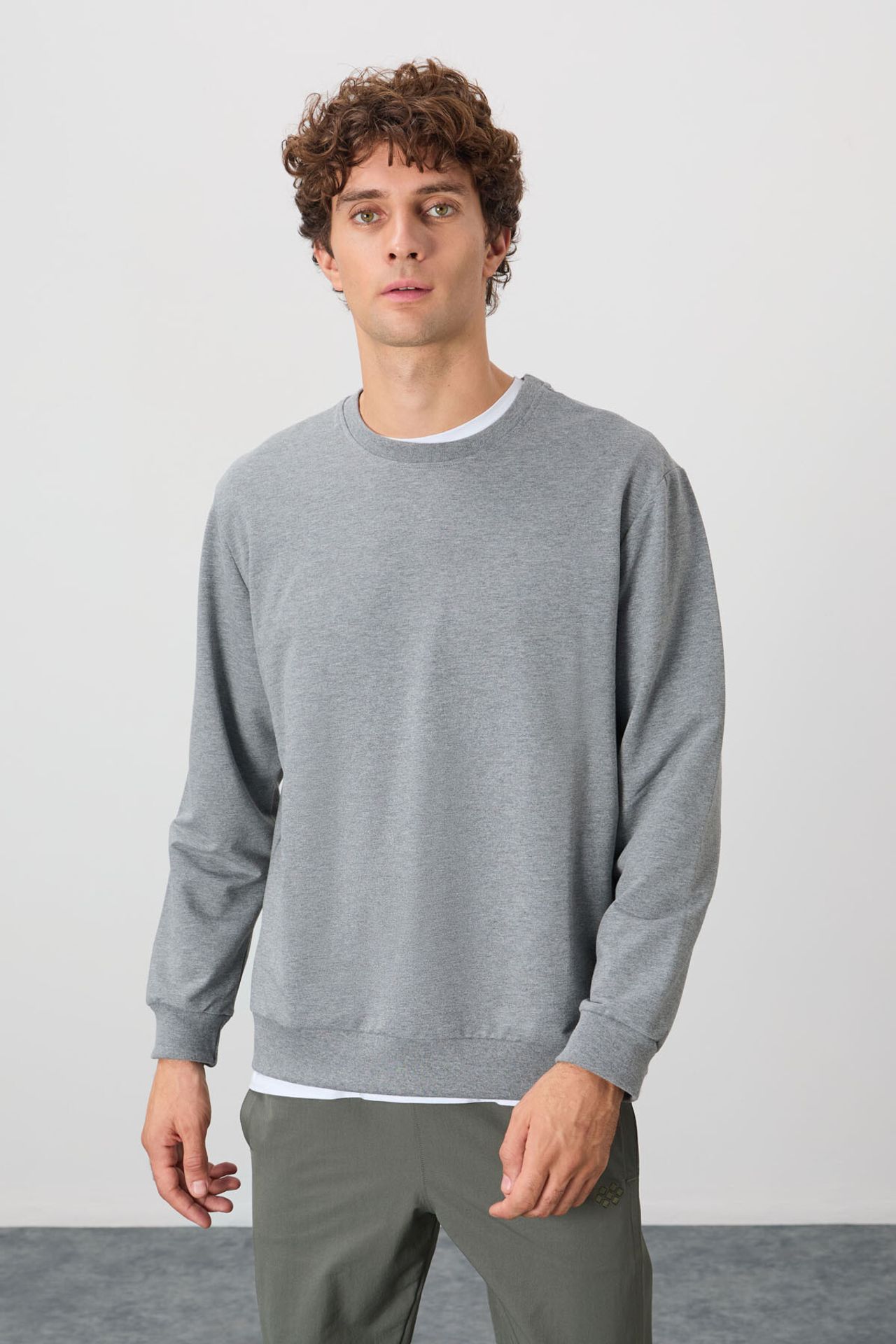 TOMMY Men's Plain Crew Neck Sweatshirt 1