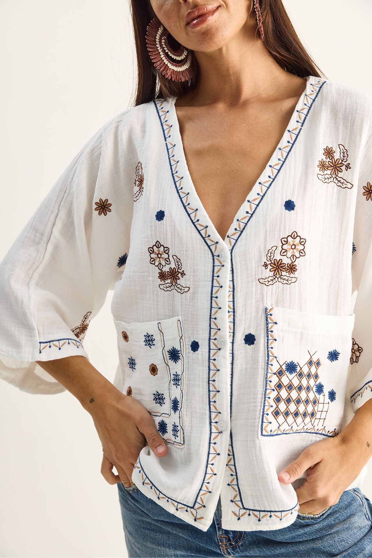 LUCCI Embroidered Cotton Crepe V-Neck Shirt 4