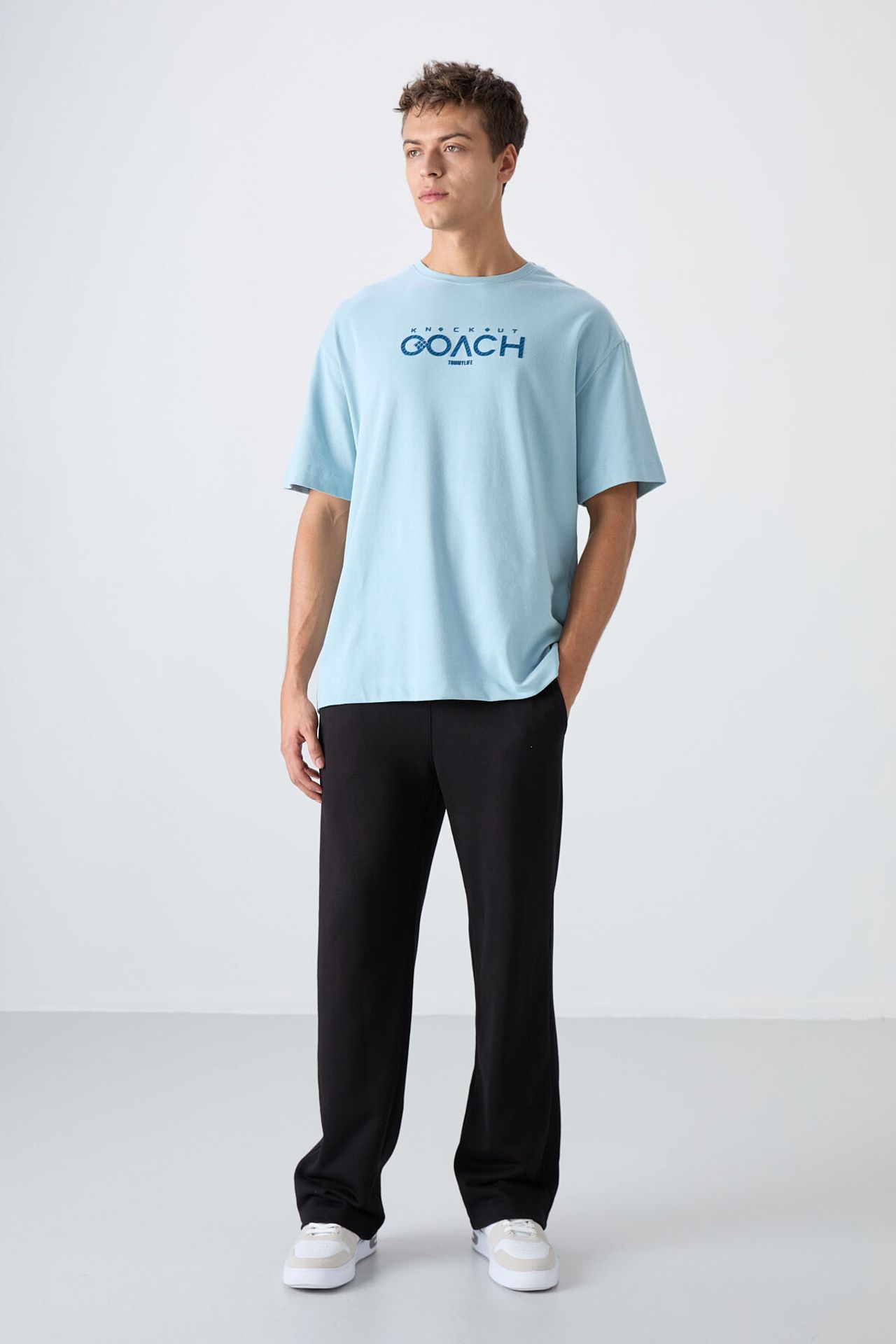 TOMMY Oversized Logo Patch Crew Neck T-Shirt 2