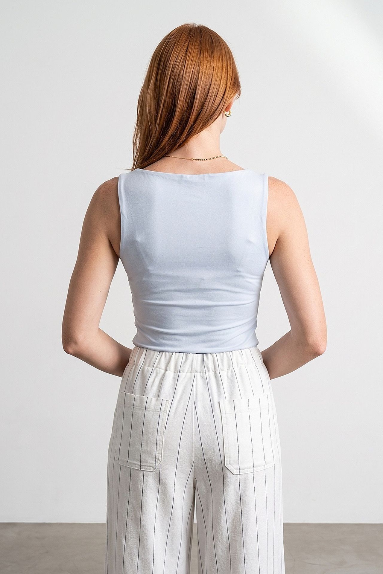 DILVIN Sleeveless Square-Neck Slim-Fit Jersey Blouse 2