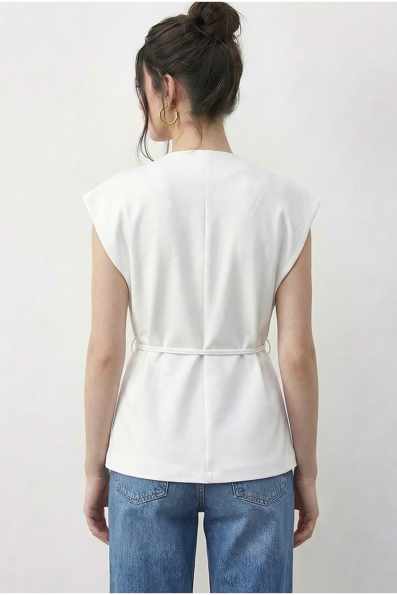 LUCCI Belted V-Neck Crepe Waistcoat 5