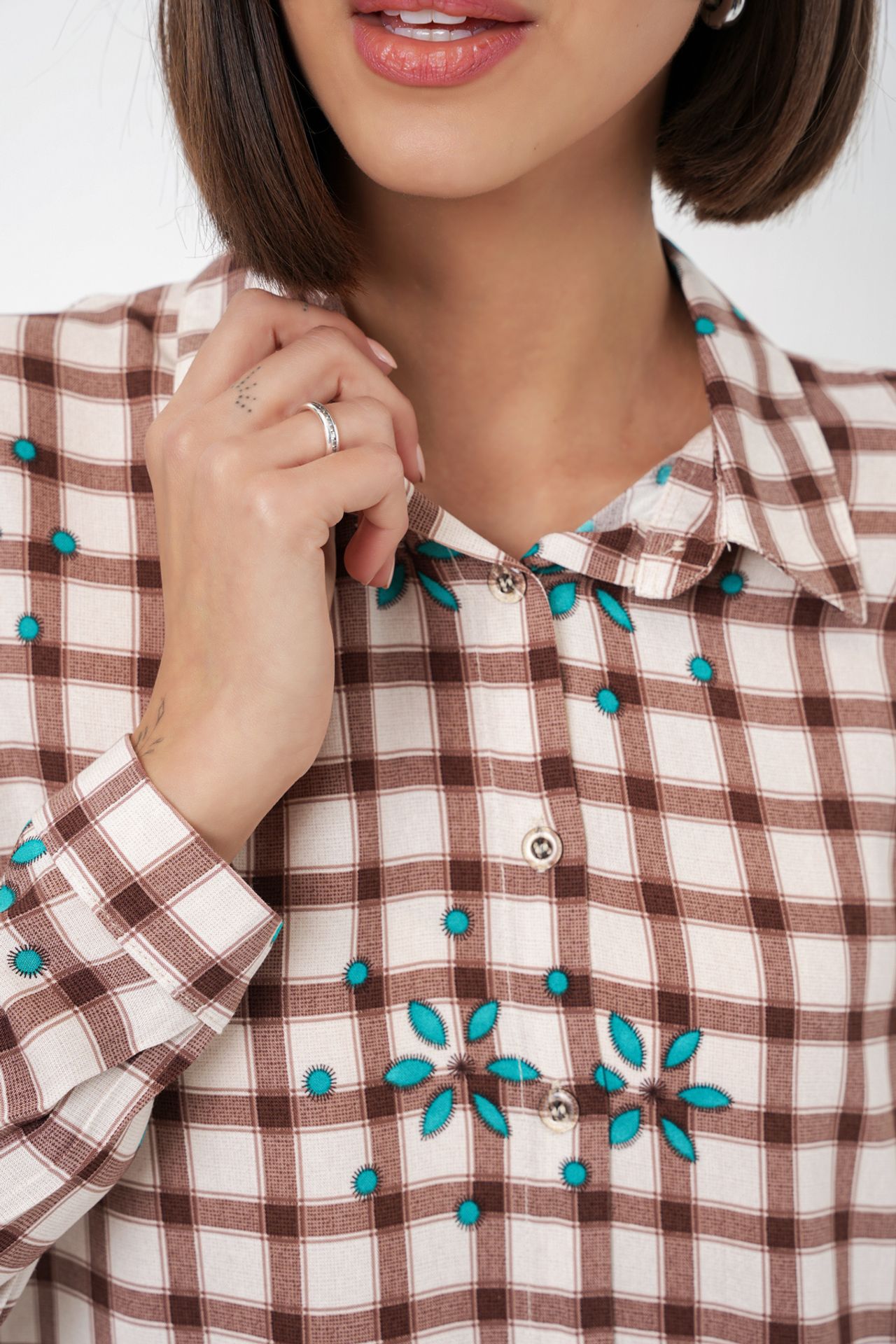 BDART Plaid Button-up Shirt with Shirt Collar 4
