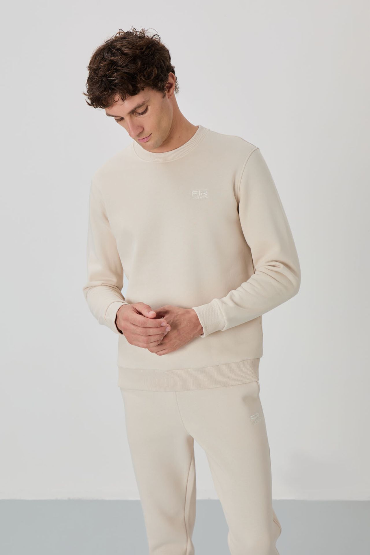 TOMMY Men's Long-Sleeve Crew Neck Sweatshirt And Pants Set 2