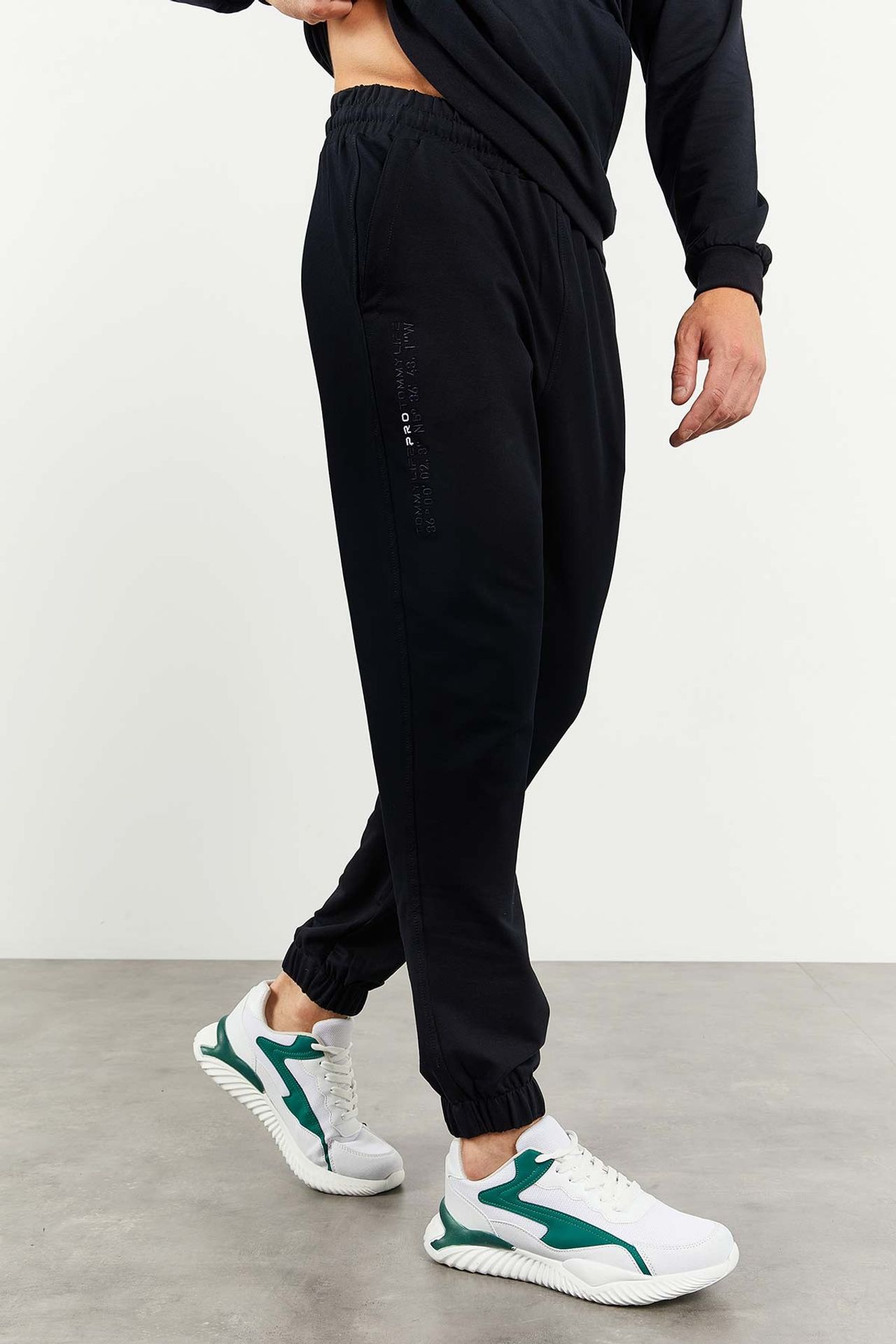 TOMMY Oversized Hooded Sweatshirt And Pants Set 5