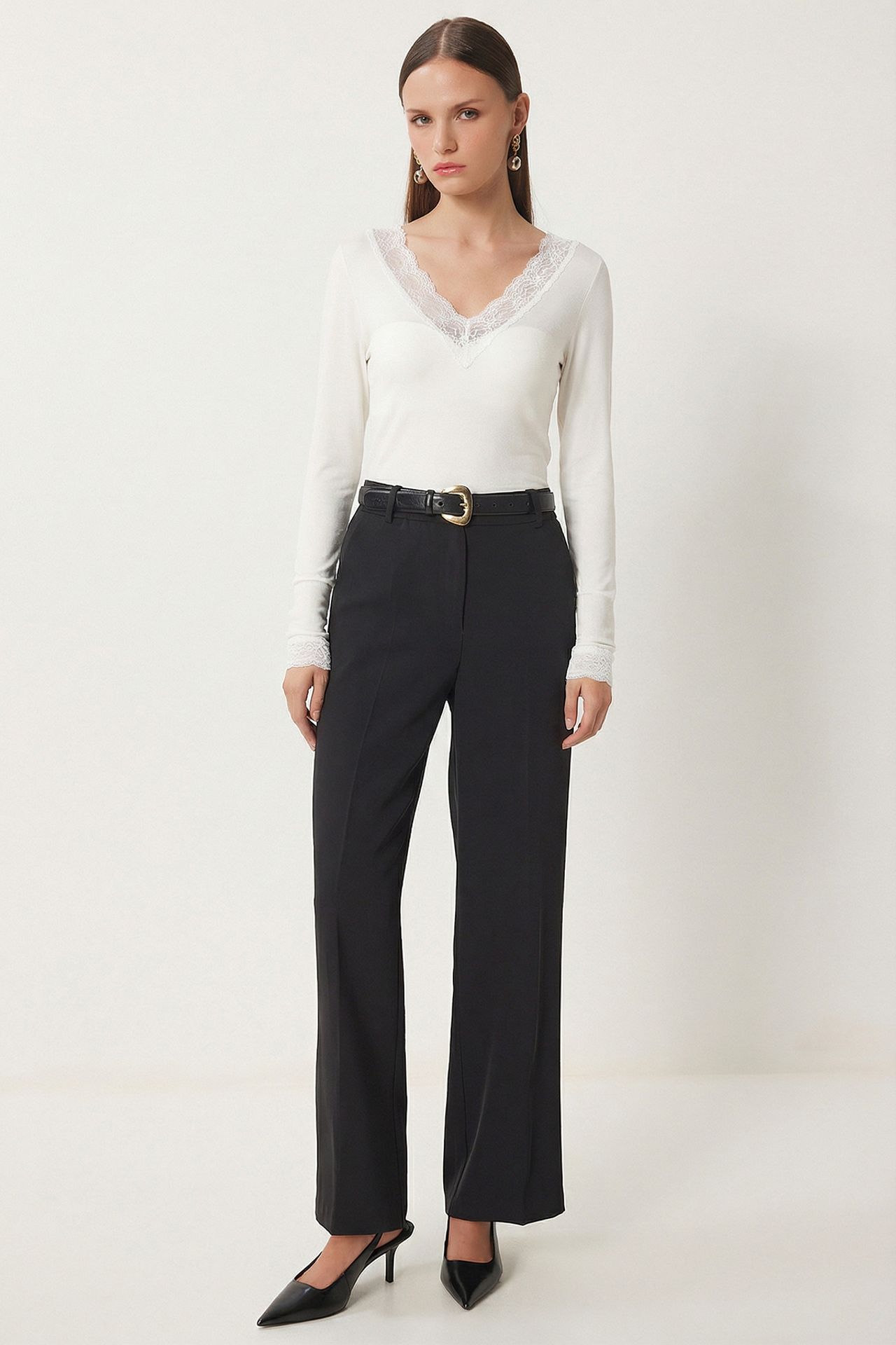 ISTANBUL Lace V-Neck Slim Fit Blouse 3